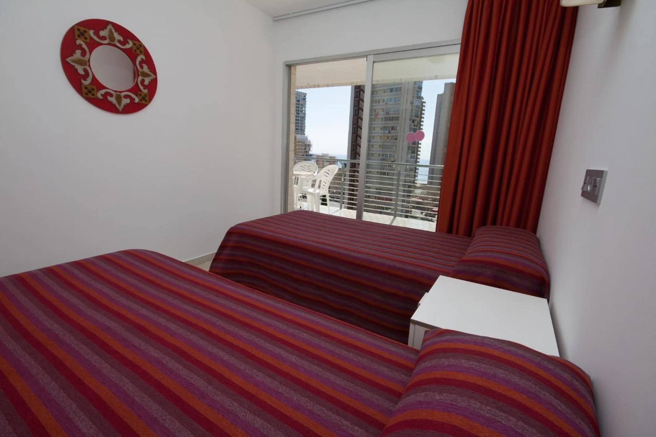 Day, Bed in Apartamentos Niza