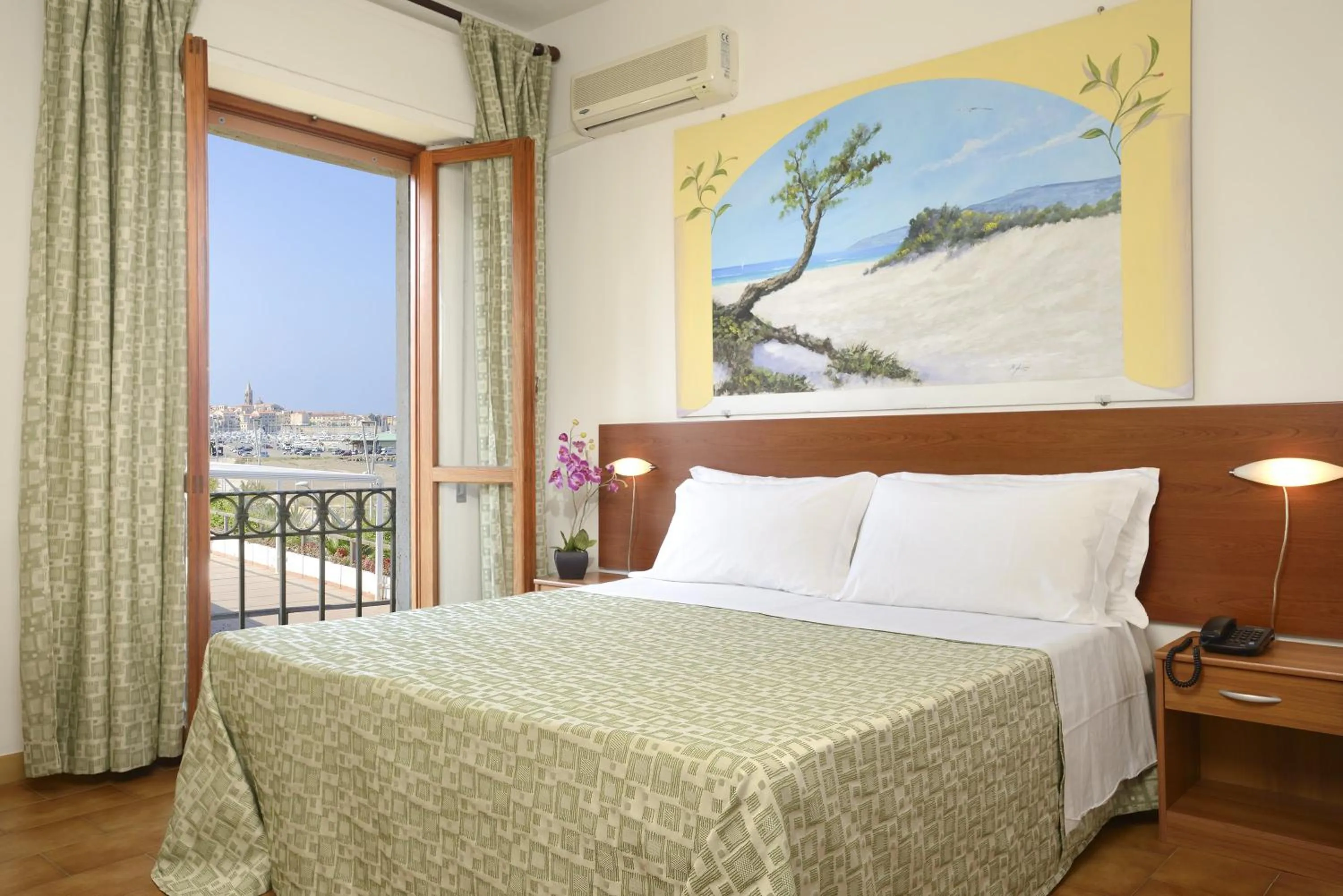 Bed in Hotel Il Gabbiano