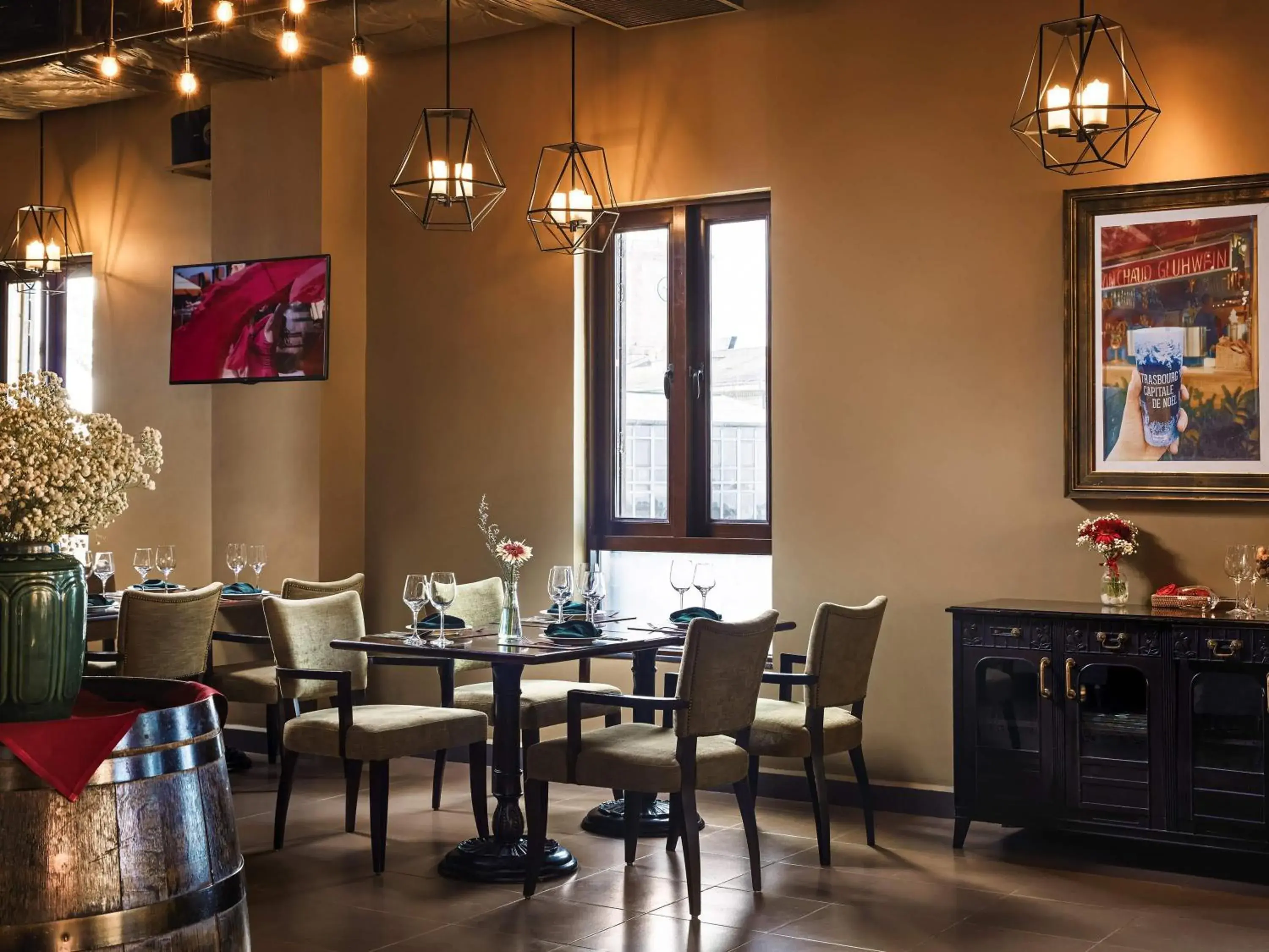 Restaurant/places to eat in Mercure Danang French Village Bana Hills Restaurant/places to eat in Mercure Danang French Village Bana Hills