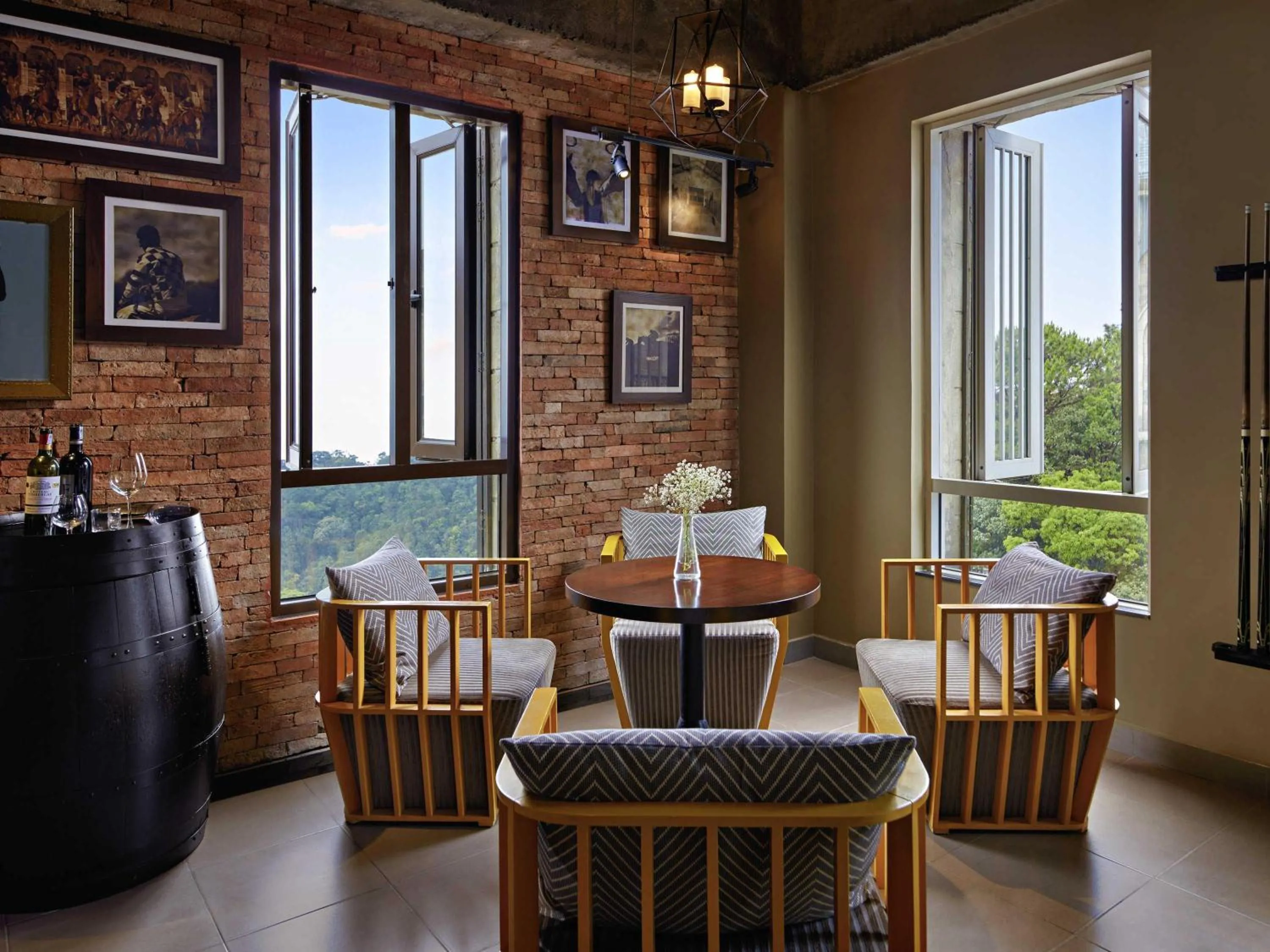 Lounge or bar in Mercure Danang French Village Bana Hills