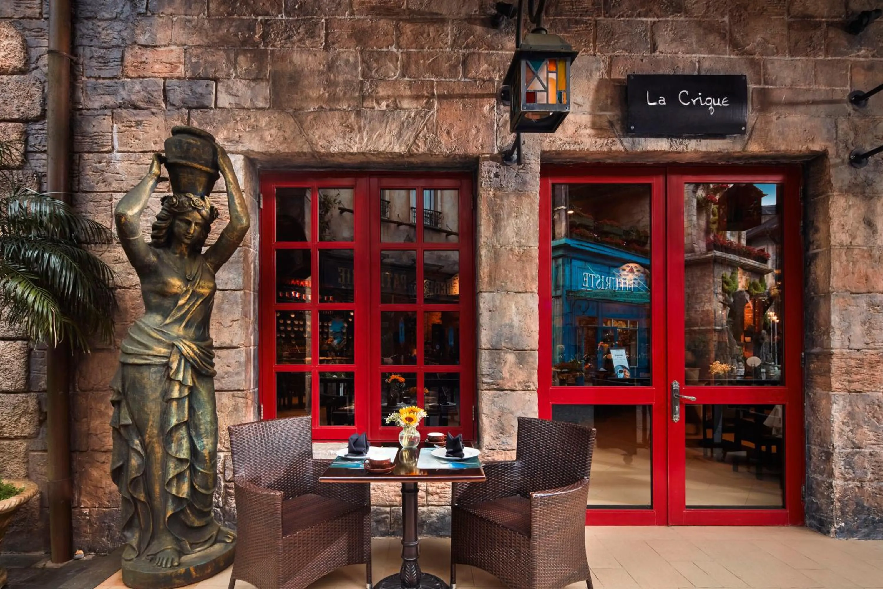 Restaurant/places to eat in Mercure Danang French Village Bana Hills