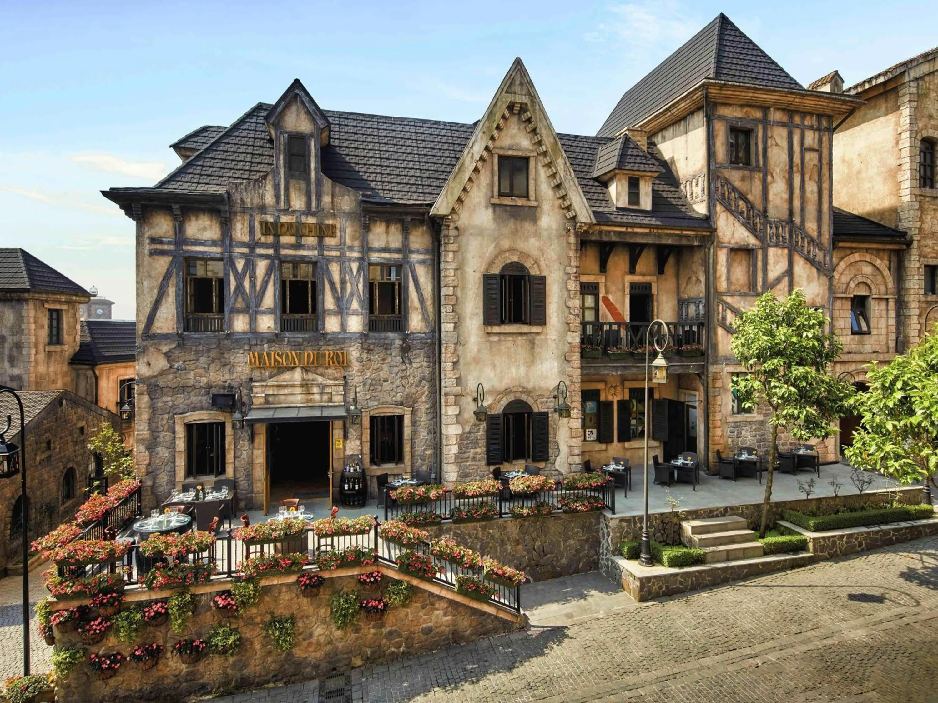 Restaurant/places to eat in Mercure Danang French Village Bana Hills