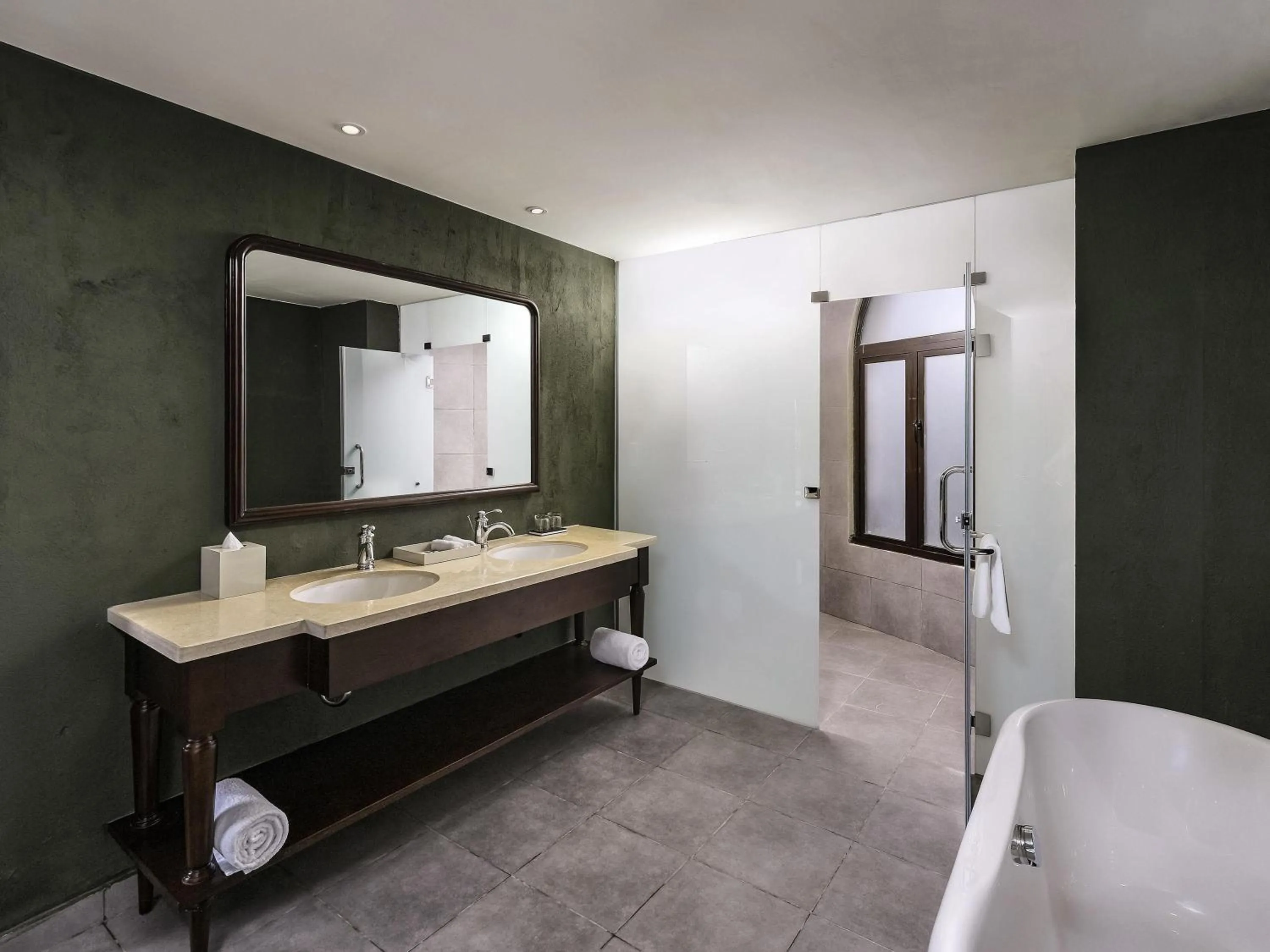 Photo of the whole room in Mercure Danang French Village Bana Hills