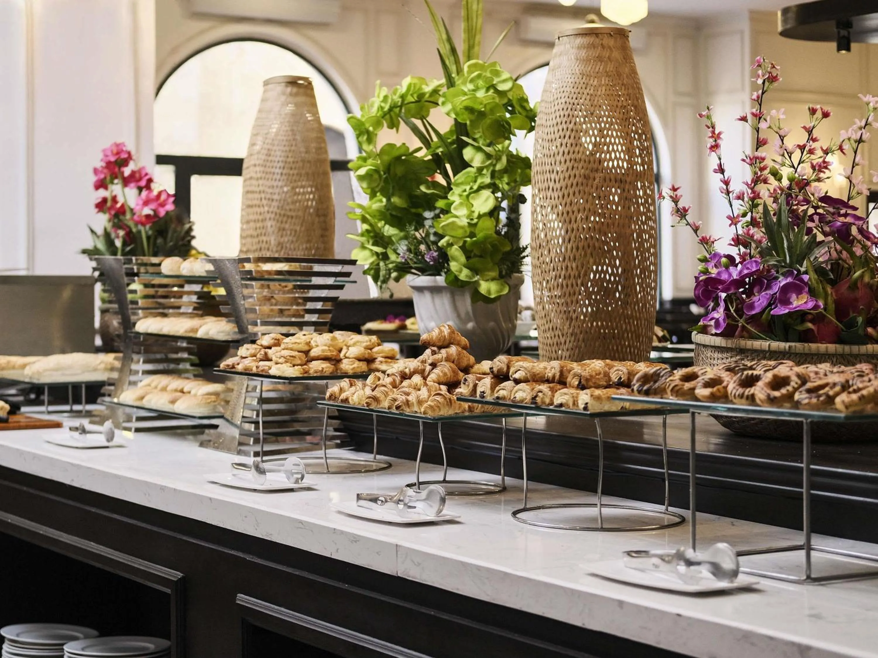 Restaurant/places to eat in Mercure Danang French Village Bana Hills