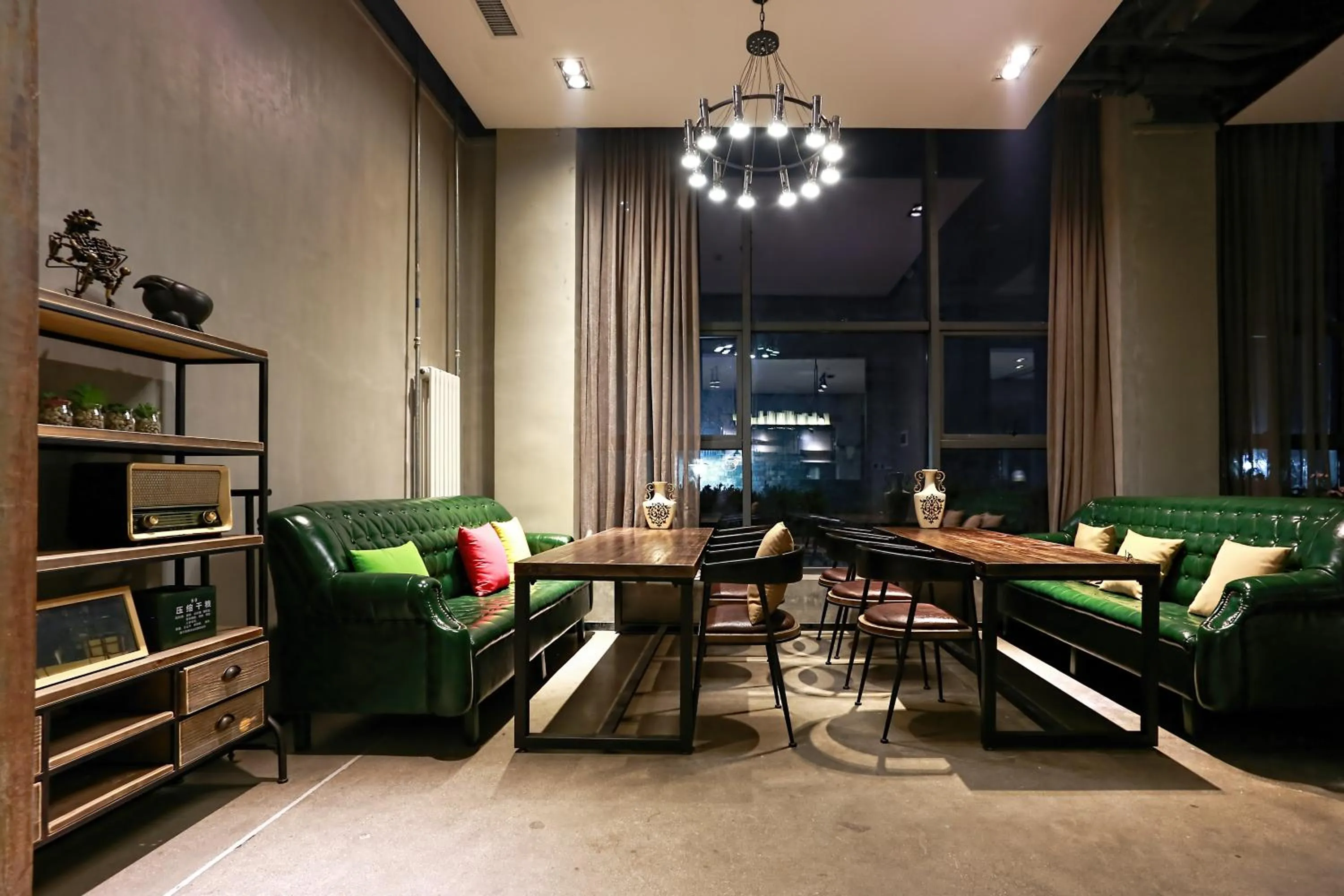 Restaurant/places to eat in Time Tunnel Designer Hotel Xi'an