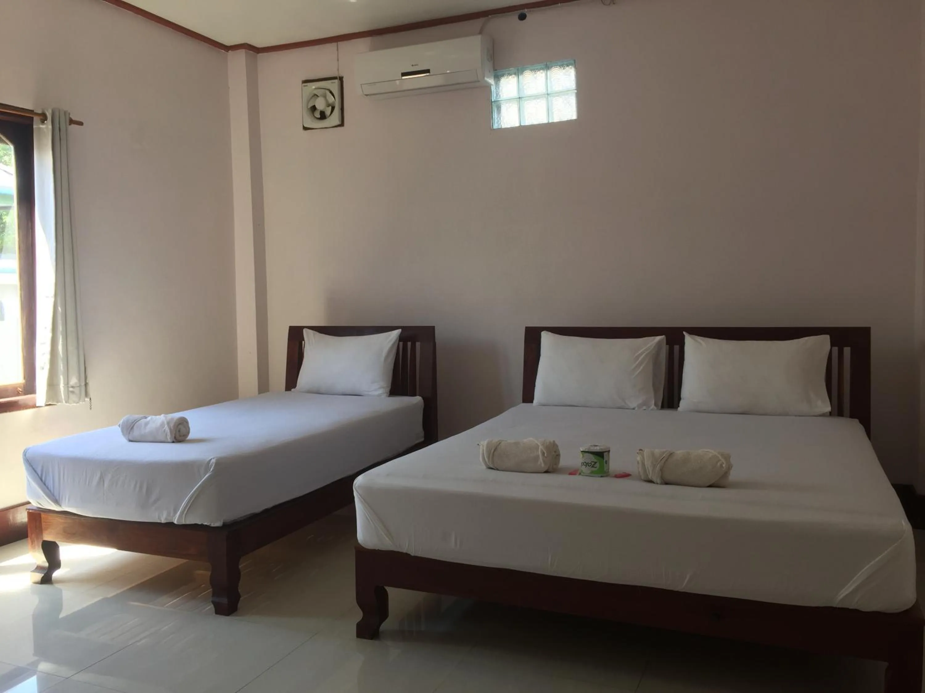 Bed in Mama Leurth Sunset Guesthouse