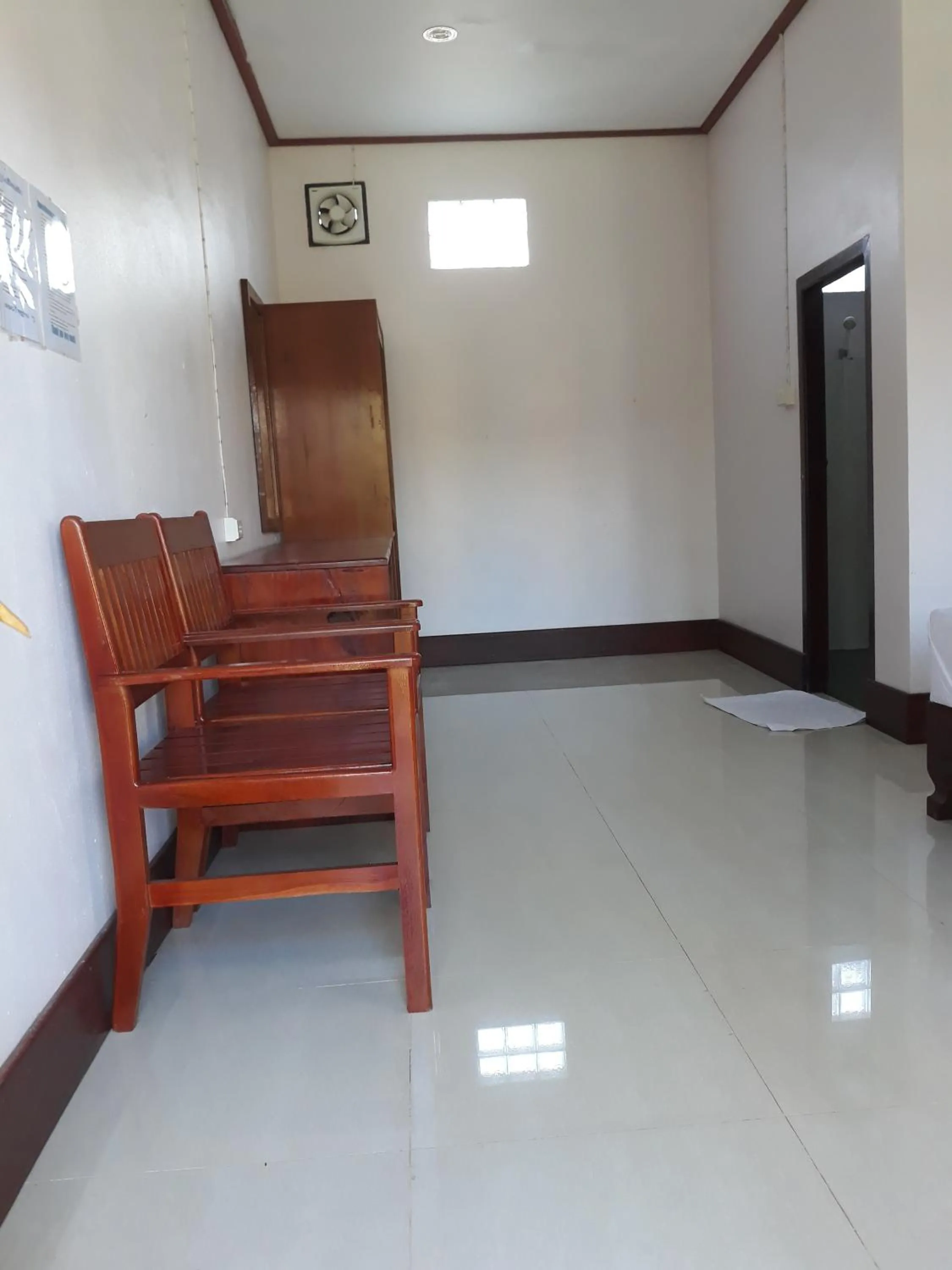 Mama Leurth Sunset Guesthouse