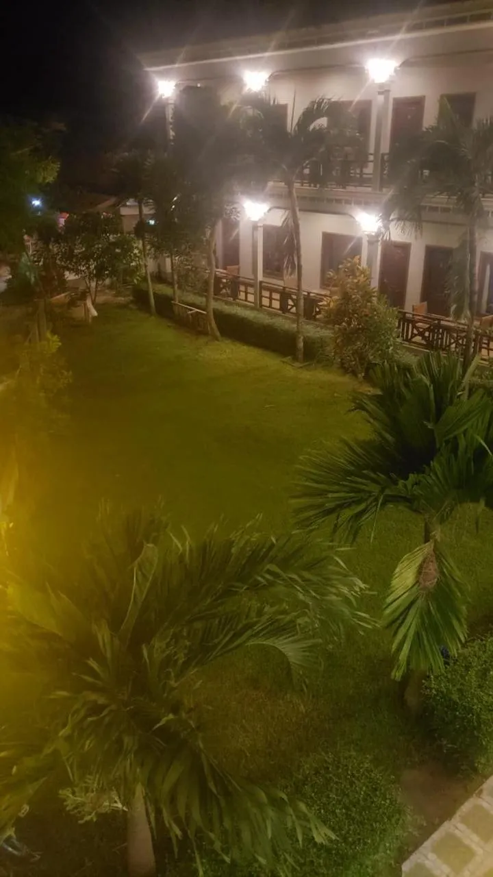 Mama Leurth Sunset Guesthouse