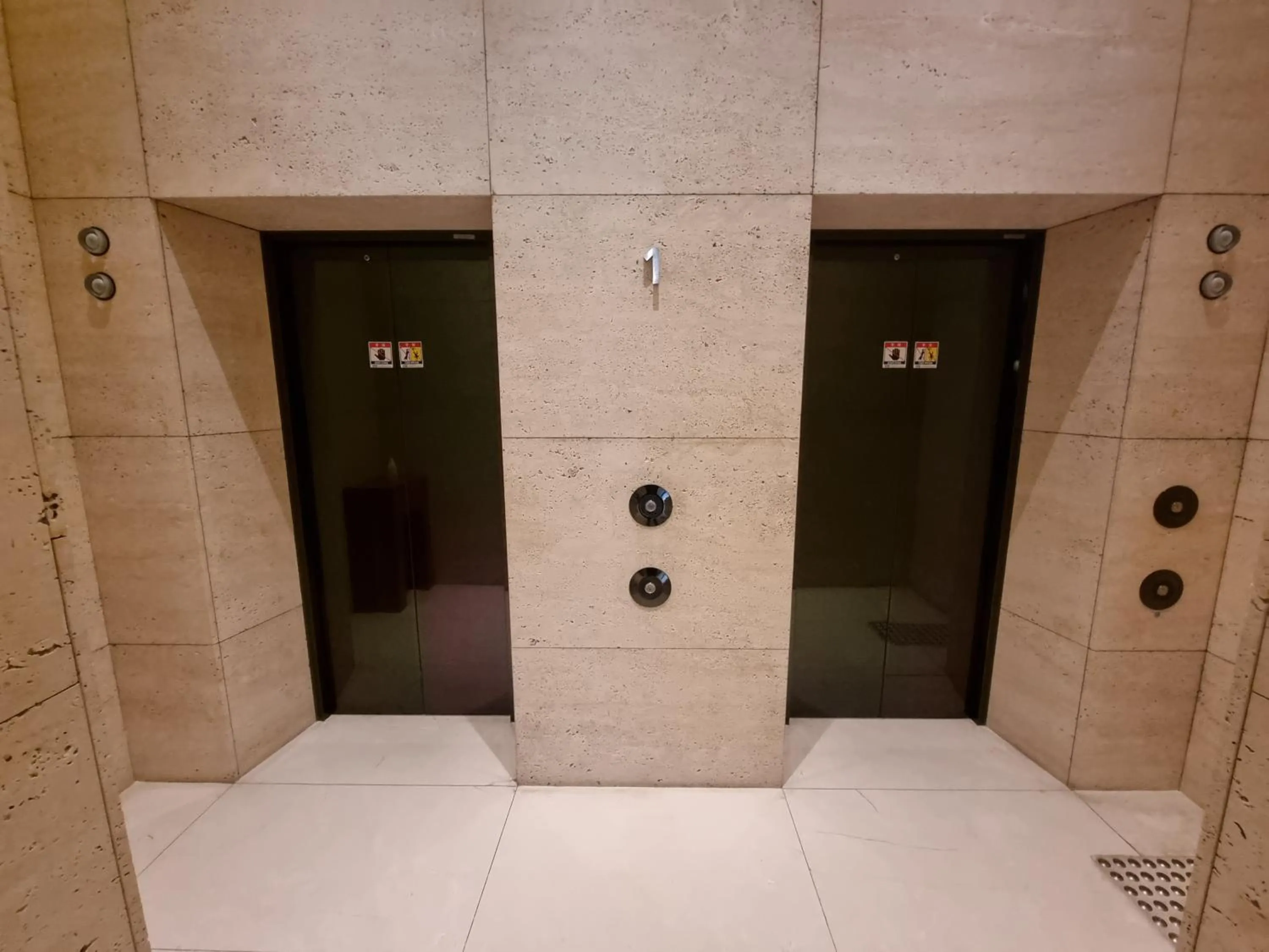 Lobby or reception in Pinegrove Hotel