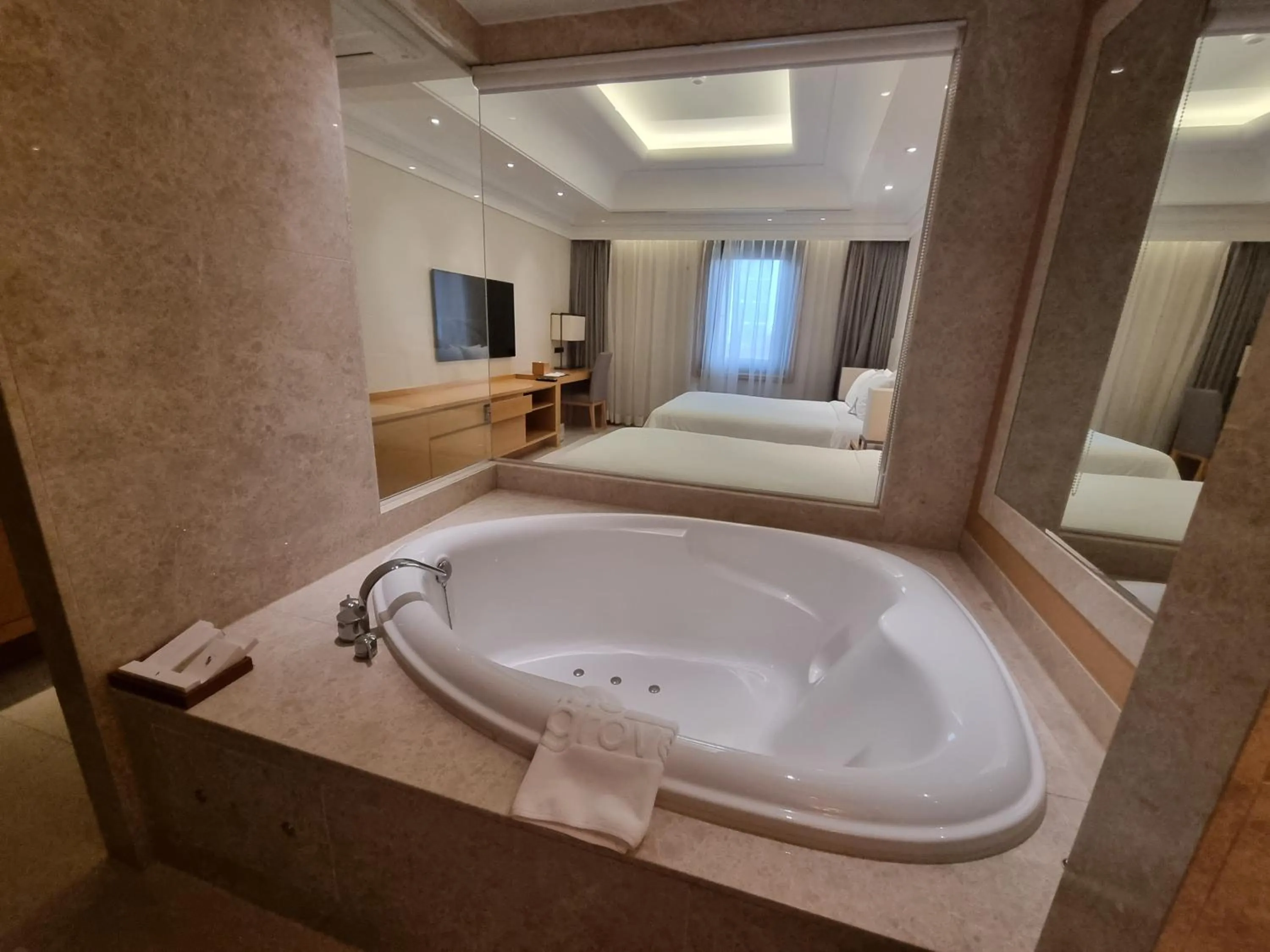 Bed in Pinegrove Hotel