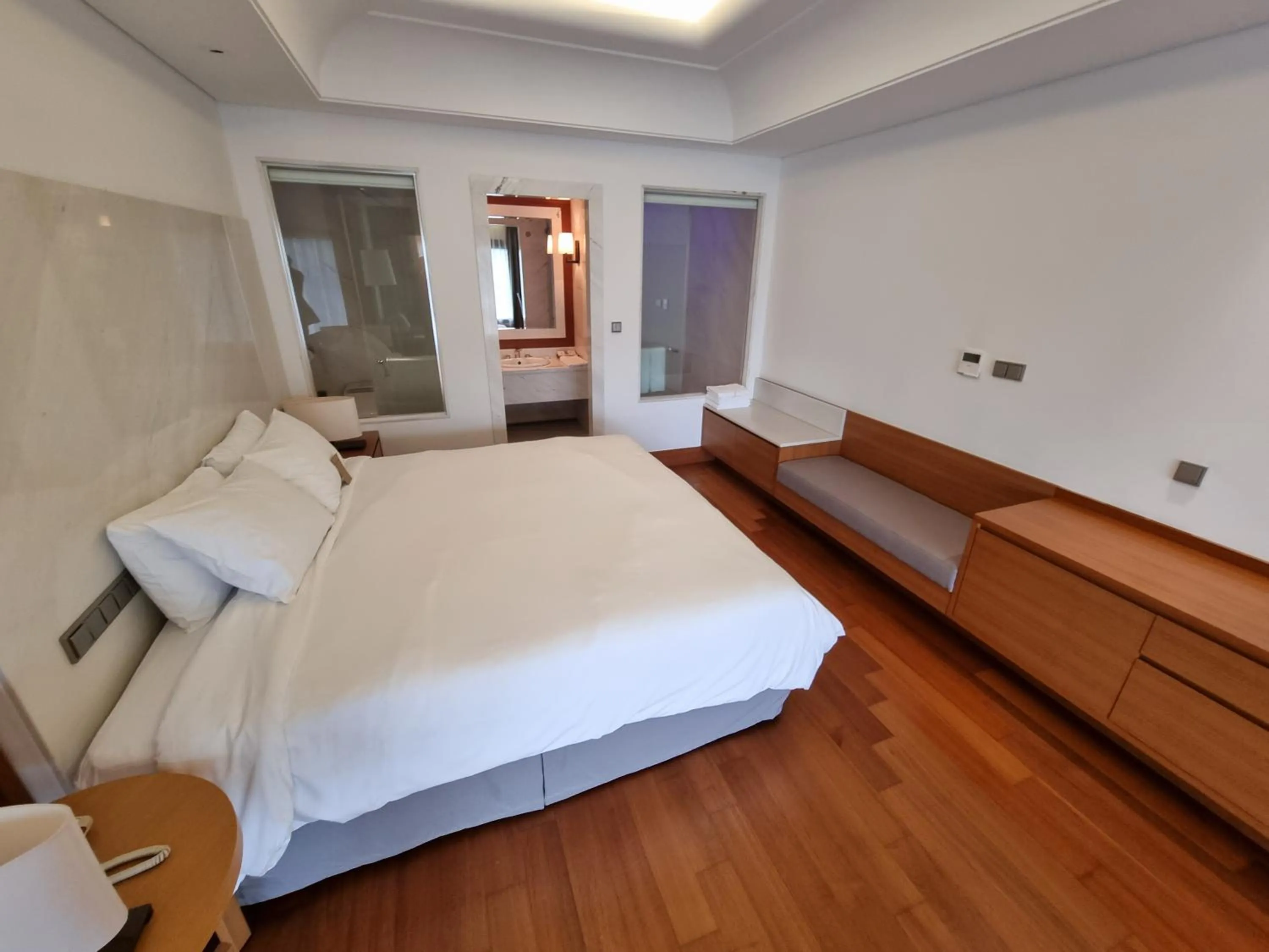 Bed in Pinegrove Hotel