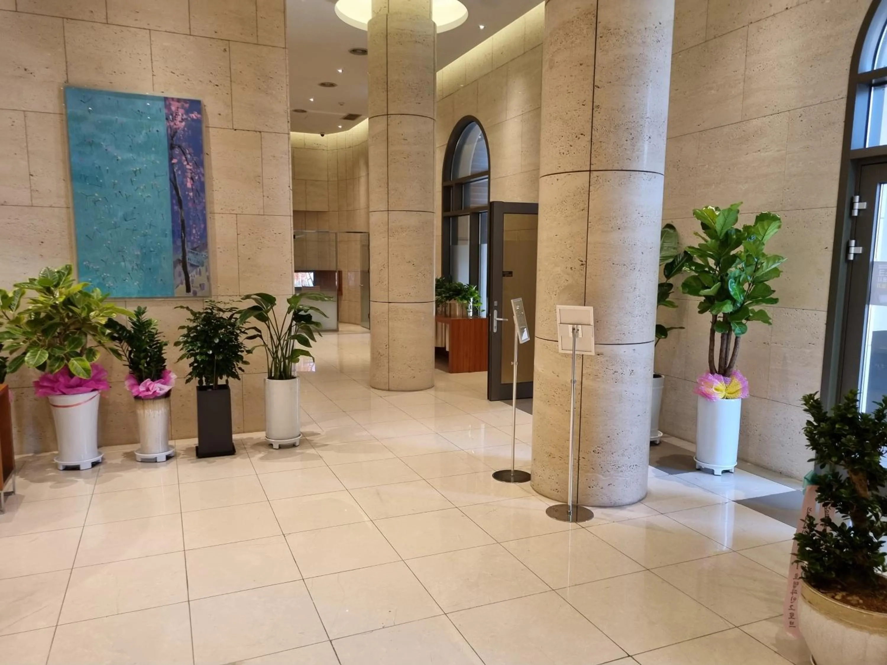 Lobby or reception in Pinegrove Hotel