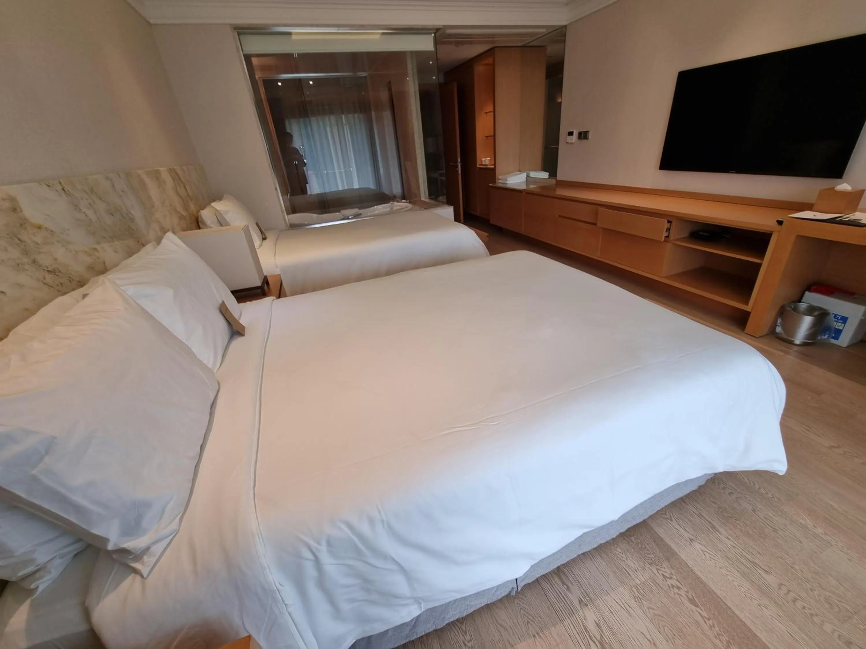 Bed in Pinegrove Hotel