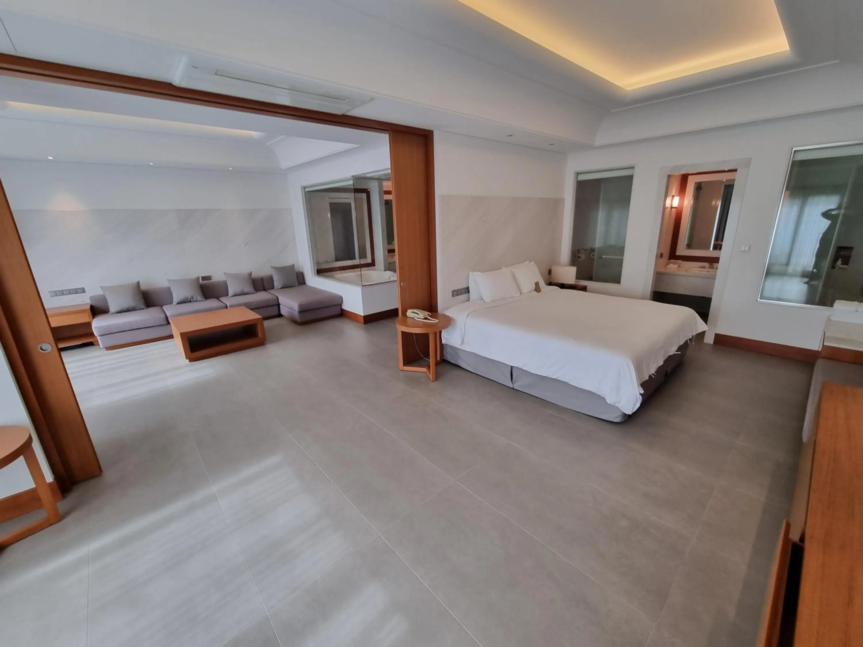 Bed in Pinegrove Hotel