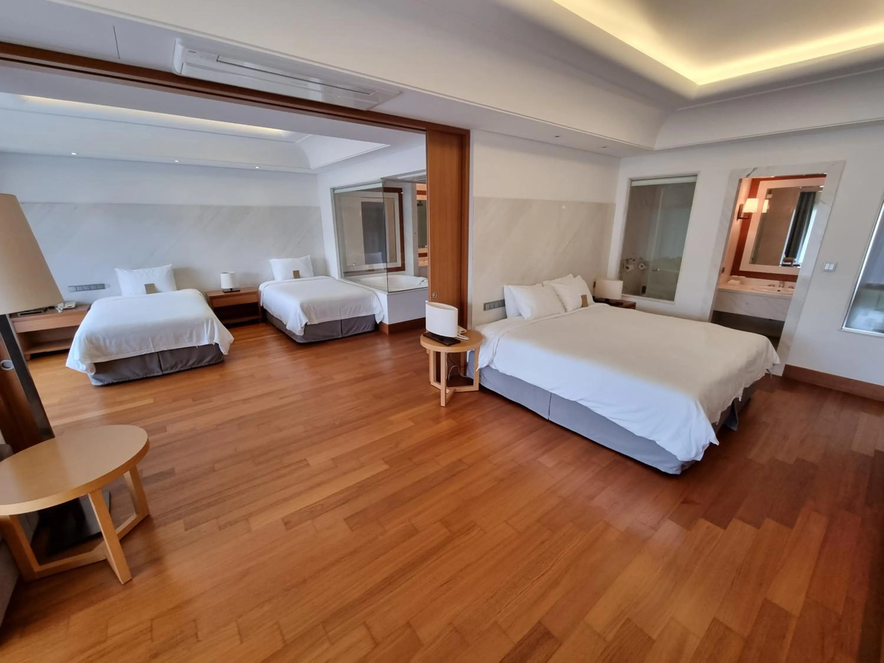 Bed in Pinegrove Hotel