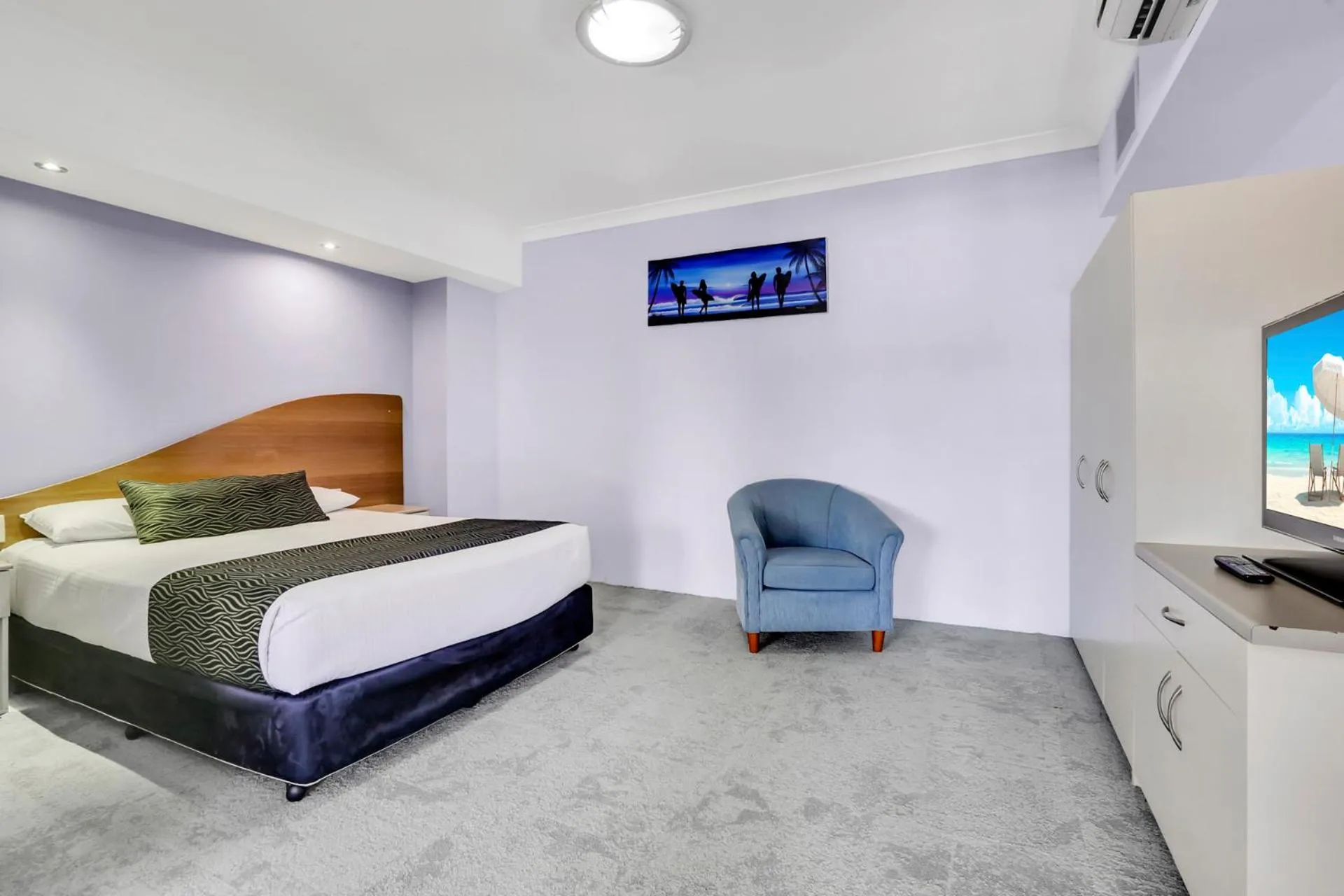 Bed in Shellharbour Village Motel