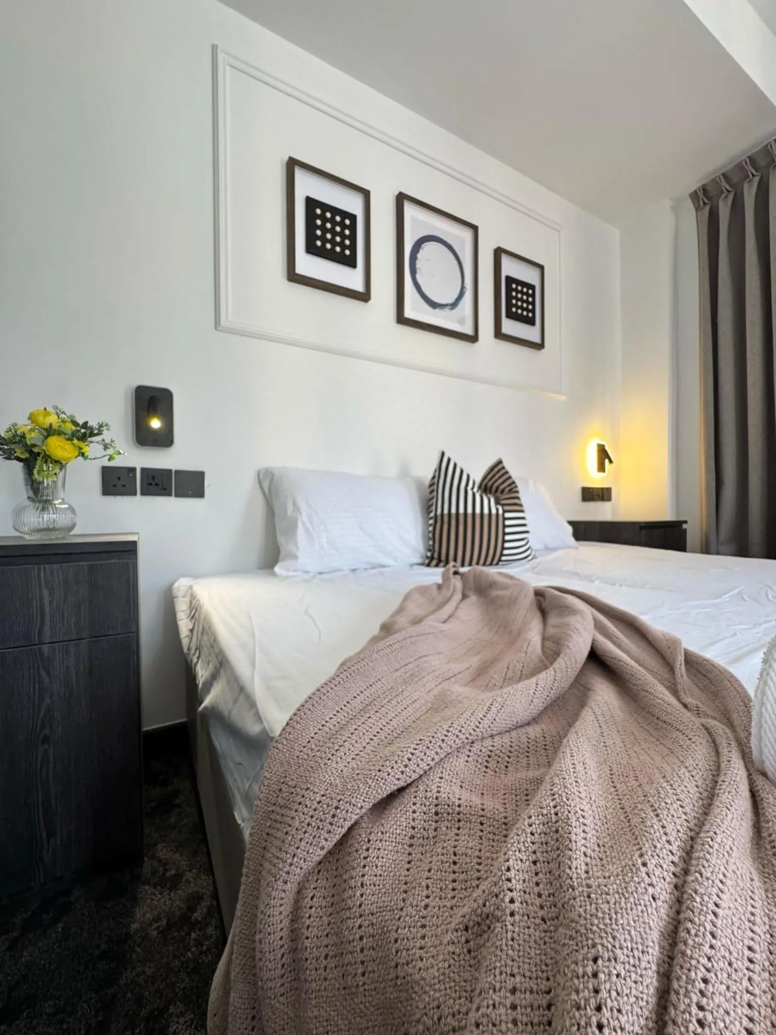 Bed in 545 Residences - Extended stay property-- Min 6 nights