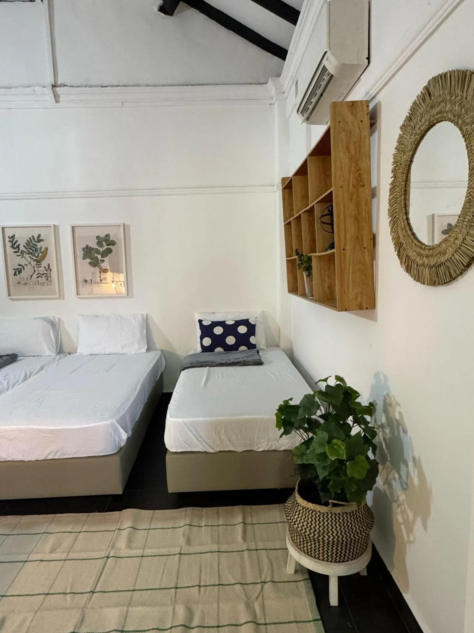 Bed in 545 Residences - Extended stay property-- Min 6 nights