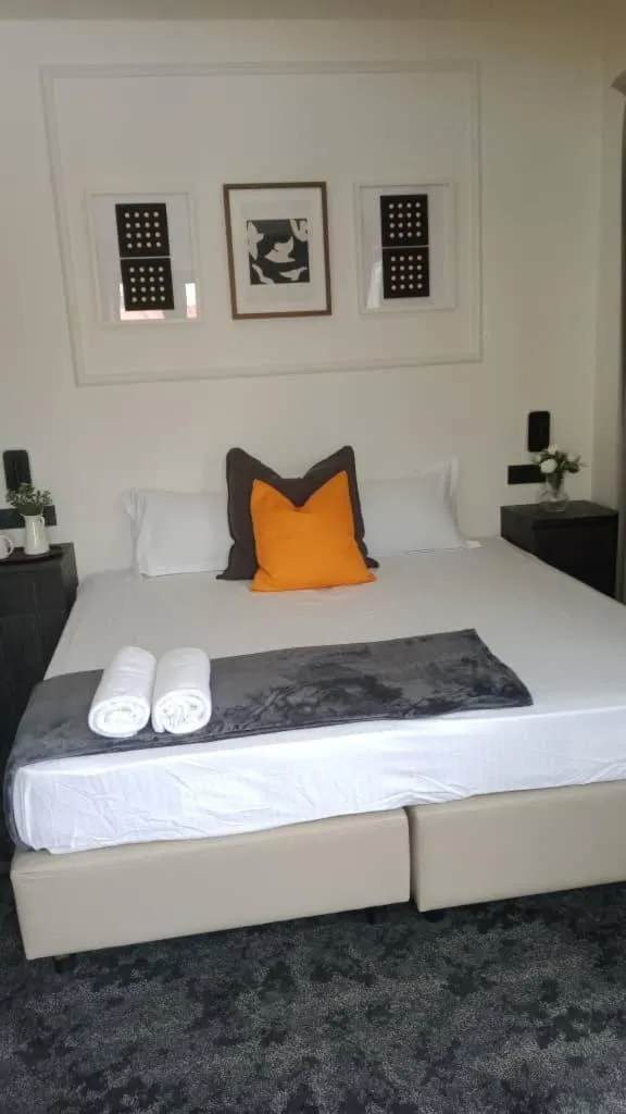 Bed in 545 Residences - Extended stay property-- Min 6 nights