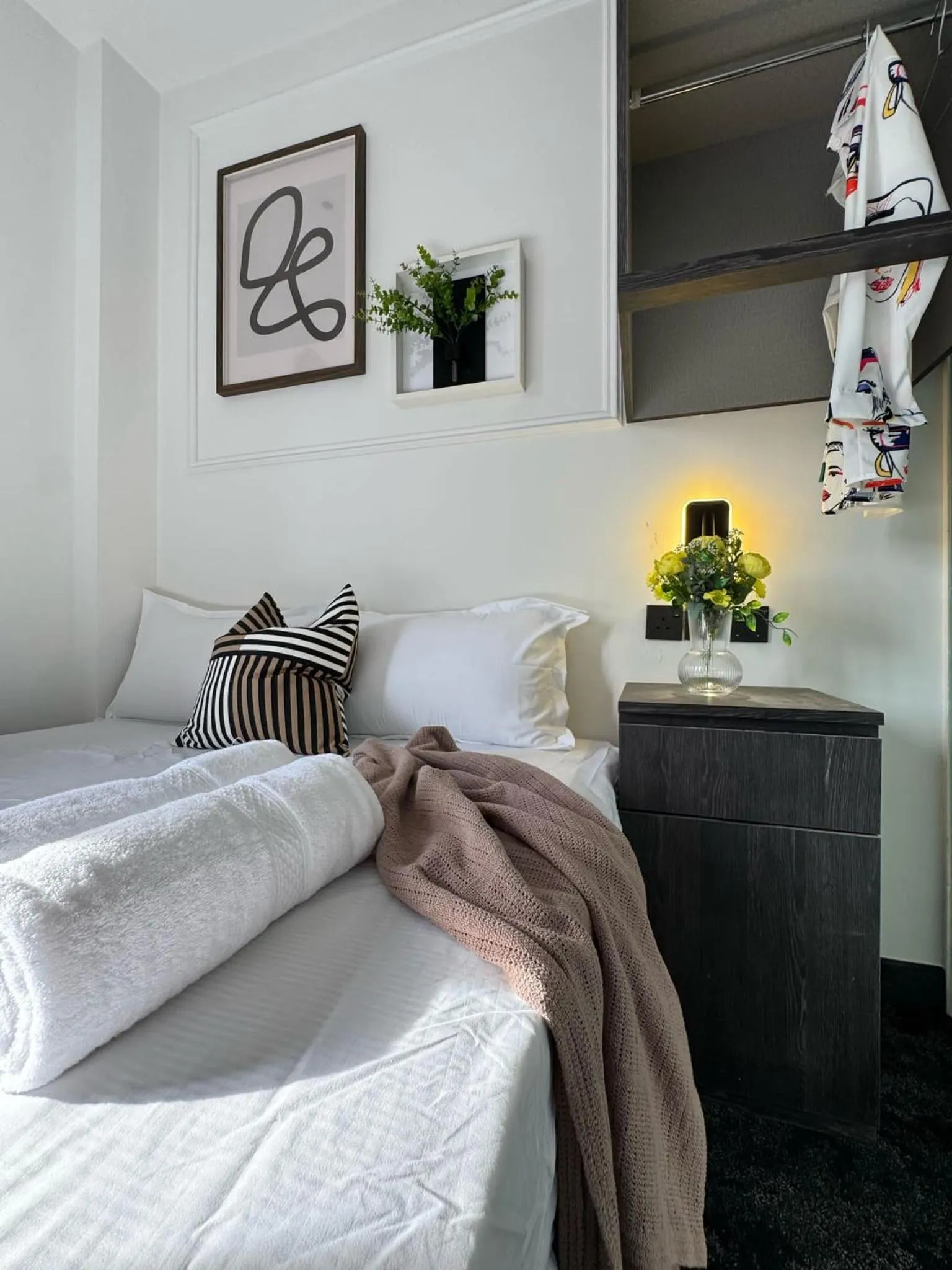 Bed in 545 Residences - Extended stay property-- Min 6 nights