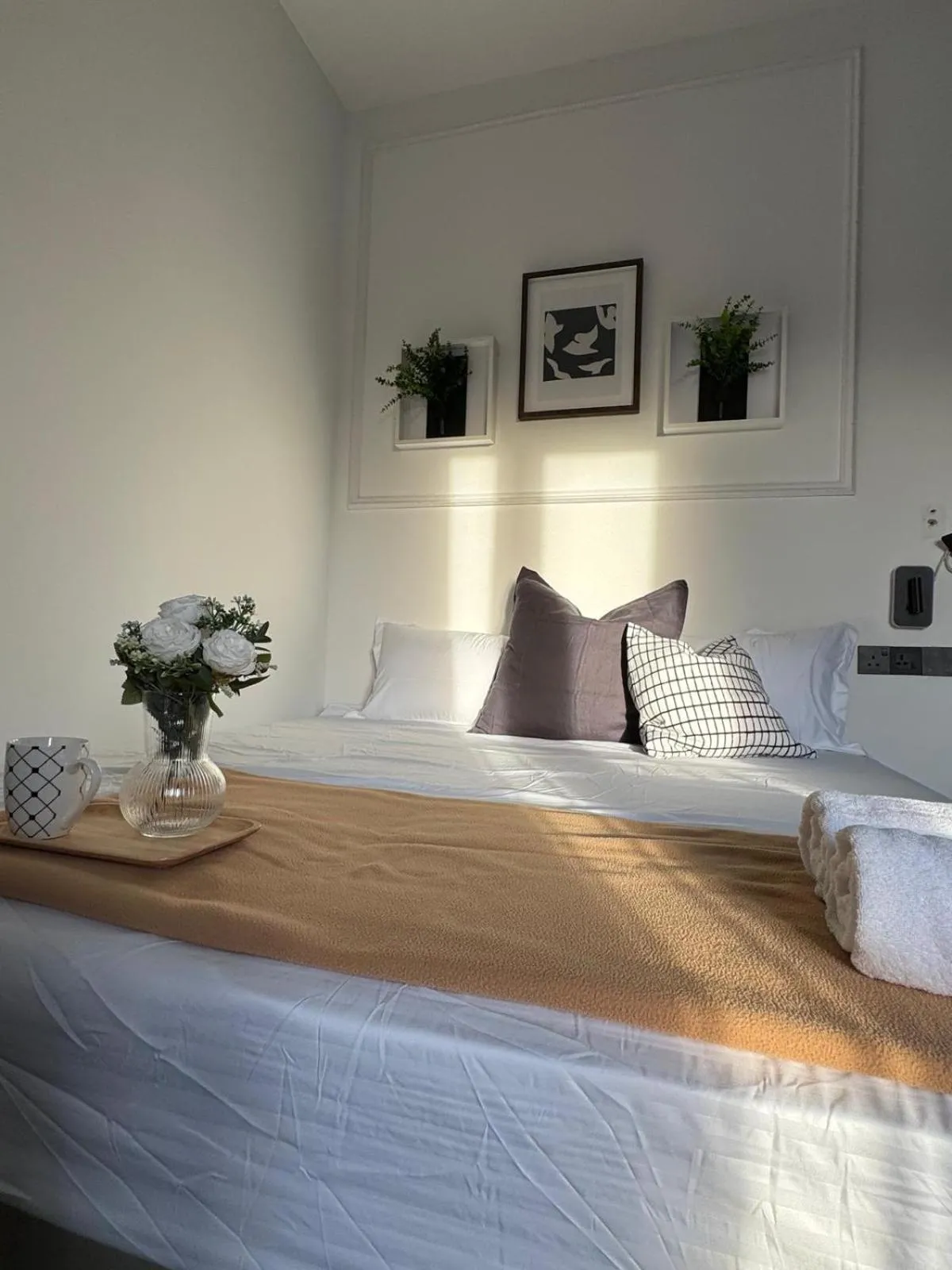 Bed in 545 Residences - Extended stay property-- Min 6 nights