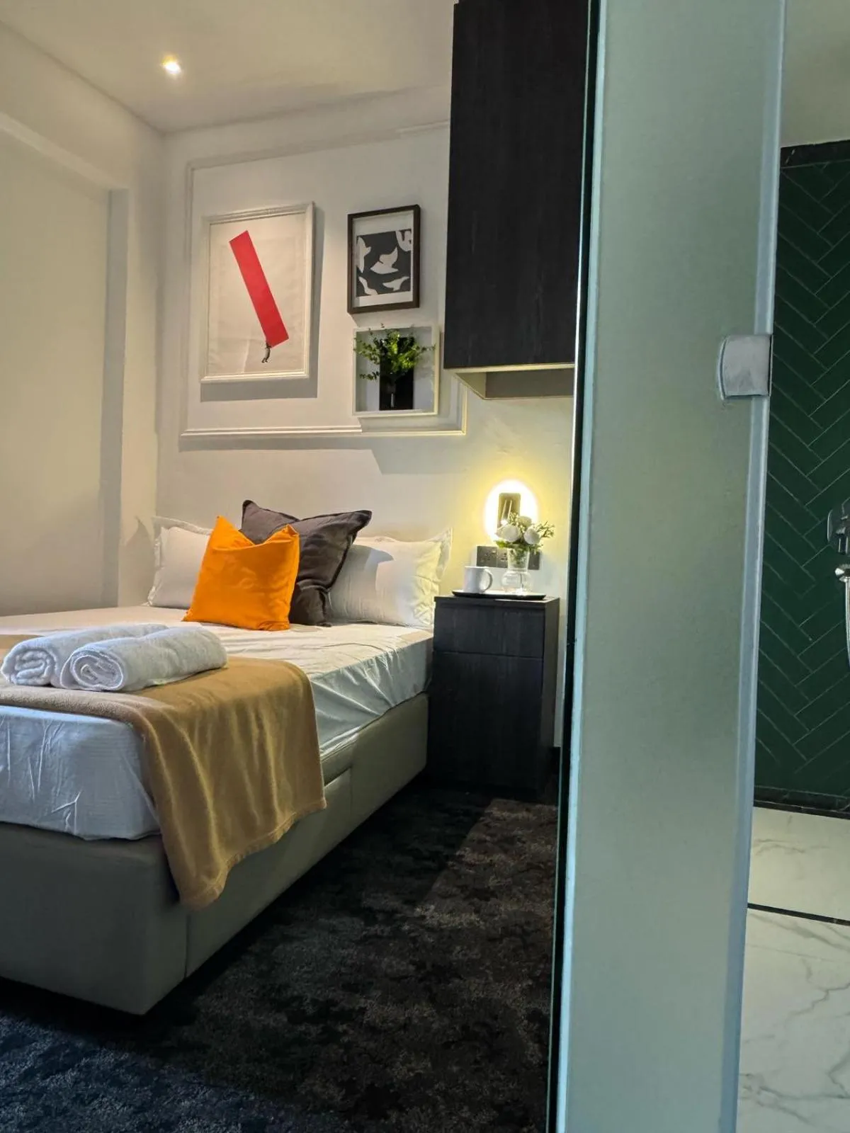 Bed in 545 Residences - Extended stay property-- Min 6 nights