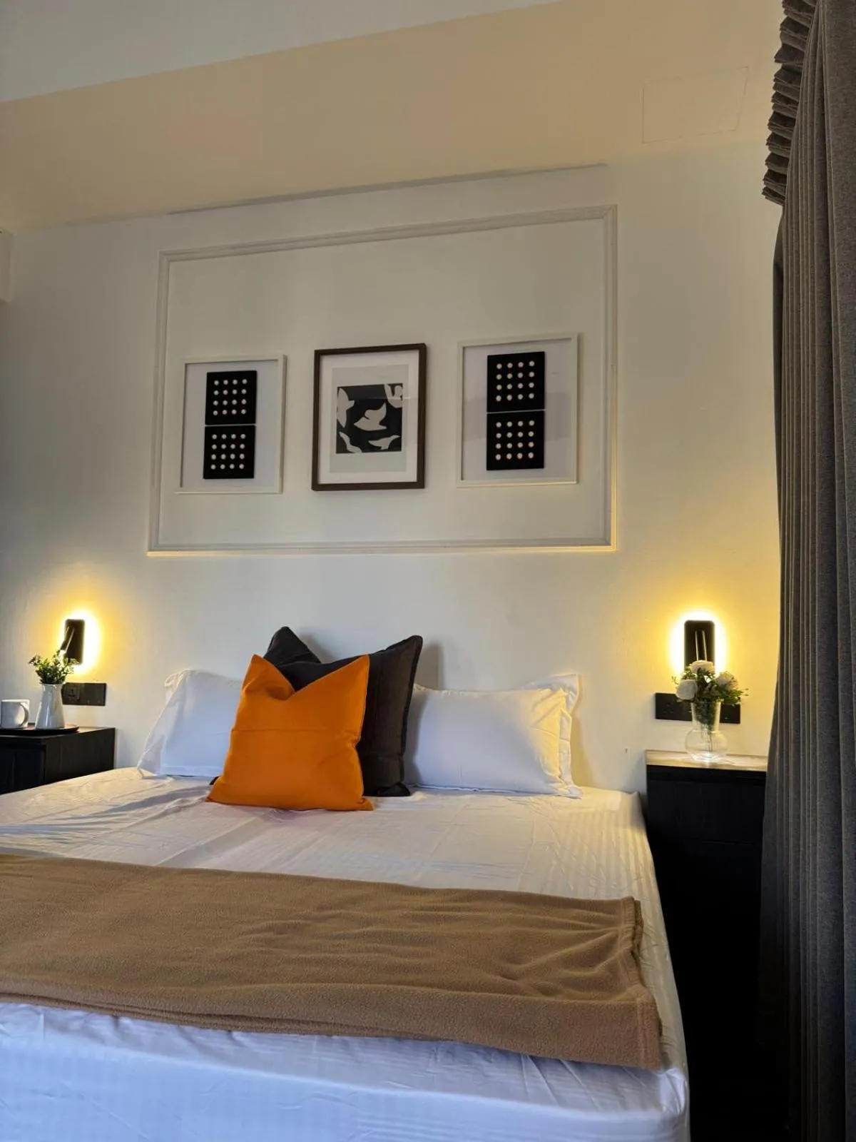 Bed in 545 Residences - Extended stay property-- Min 6 nights