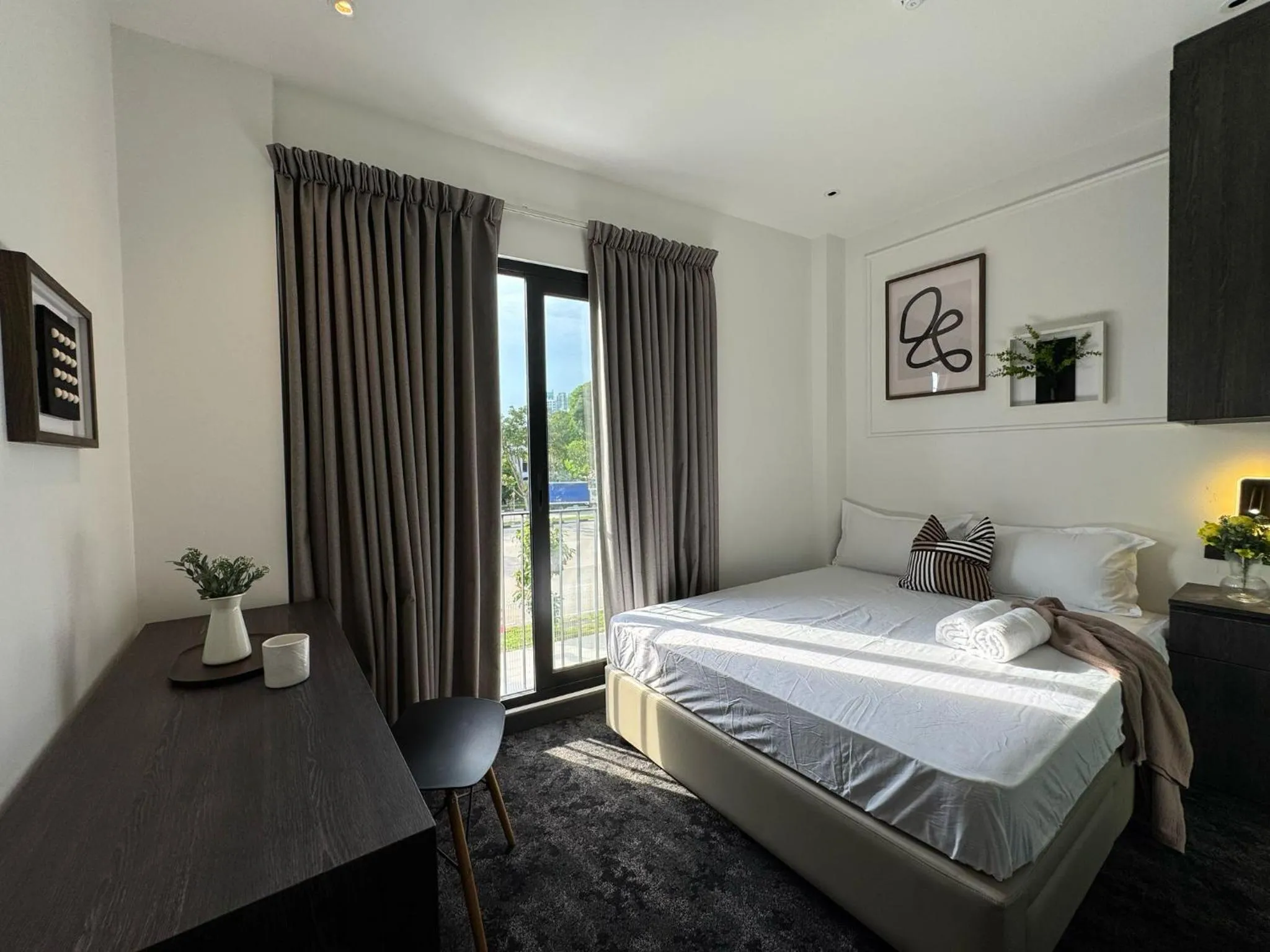 Bed in 545 Residences - Extended stay property-- Min 6 nights