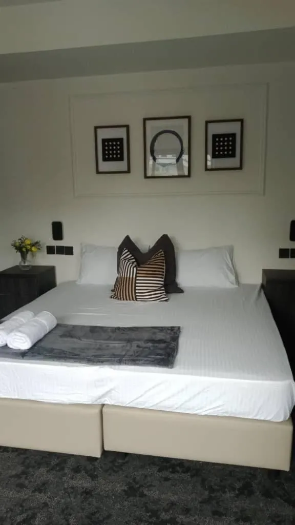 Bed in 545 Residences - Extended stay property-- Min 6 nights