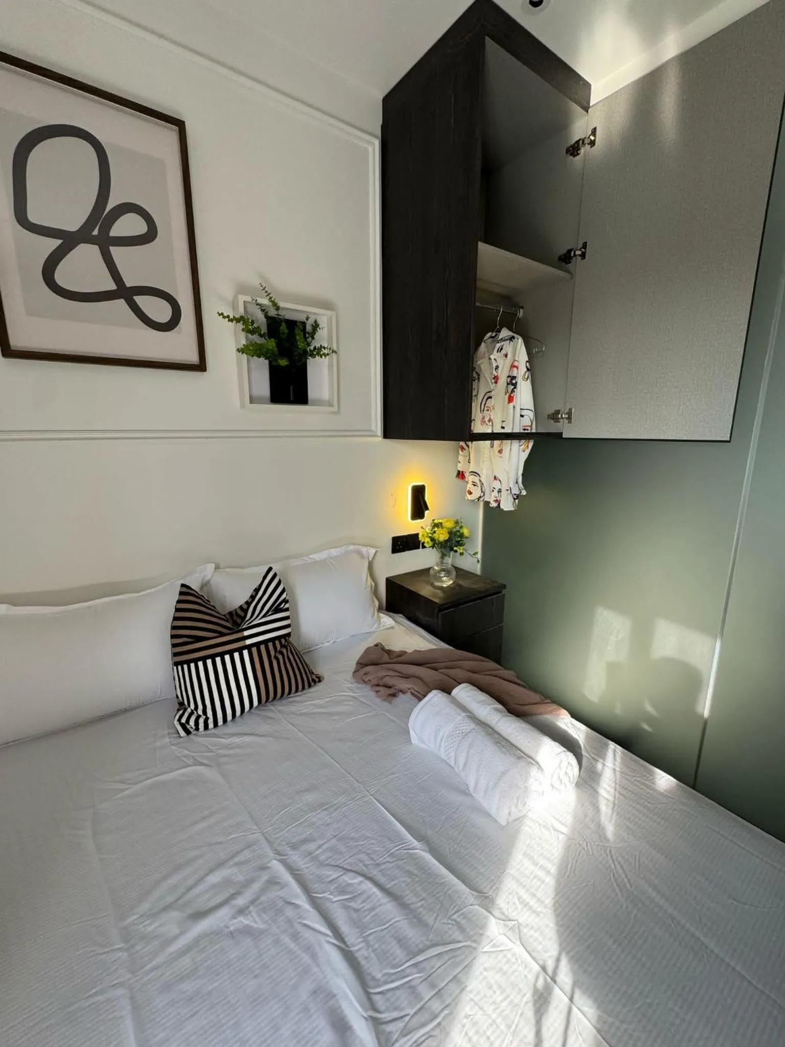 Bed in 545 Residences - Extended stay property-- Min 6 nights
