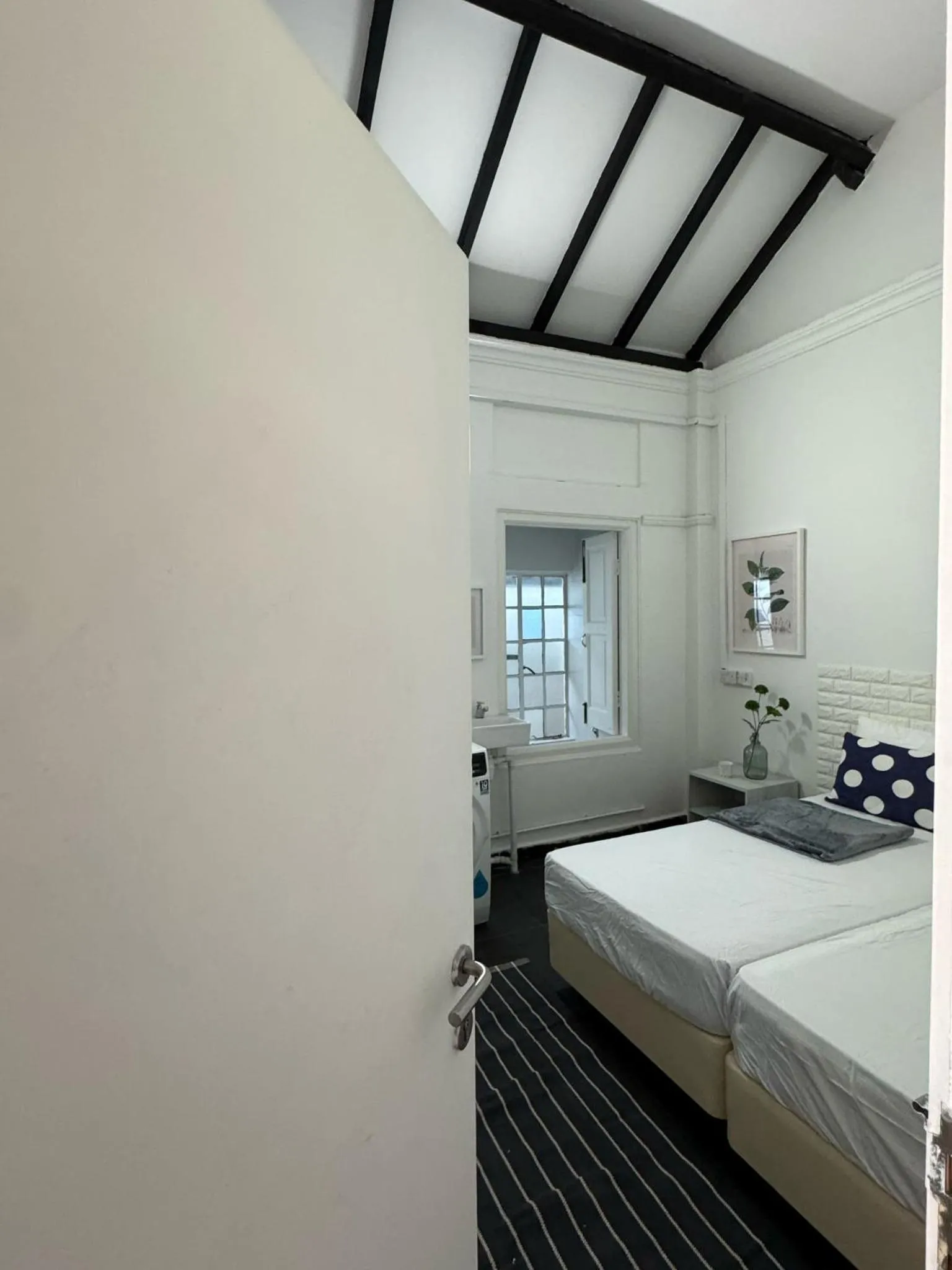 Bed in 545 Residences - Extended stay property-- Min 6 nights