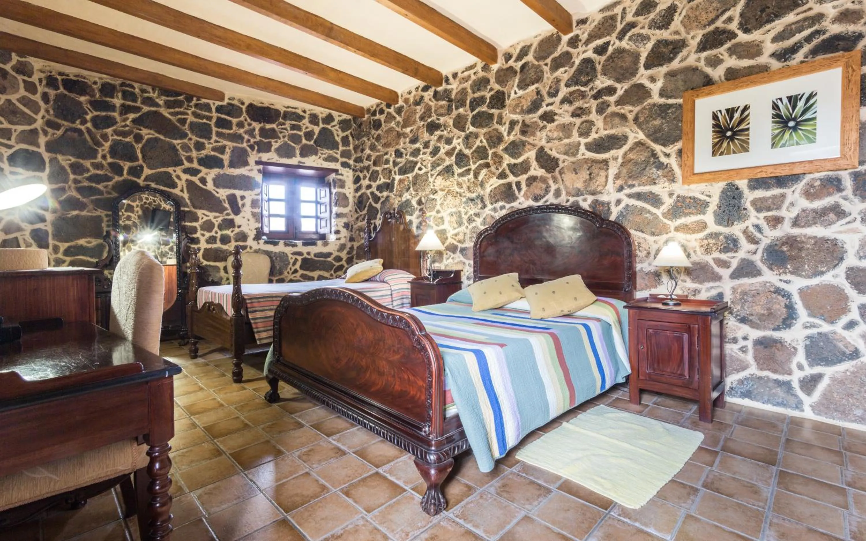 Property building, Bed in Hotel Rural Restaurante Mahoh
