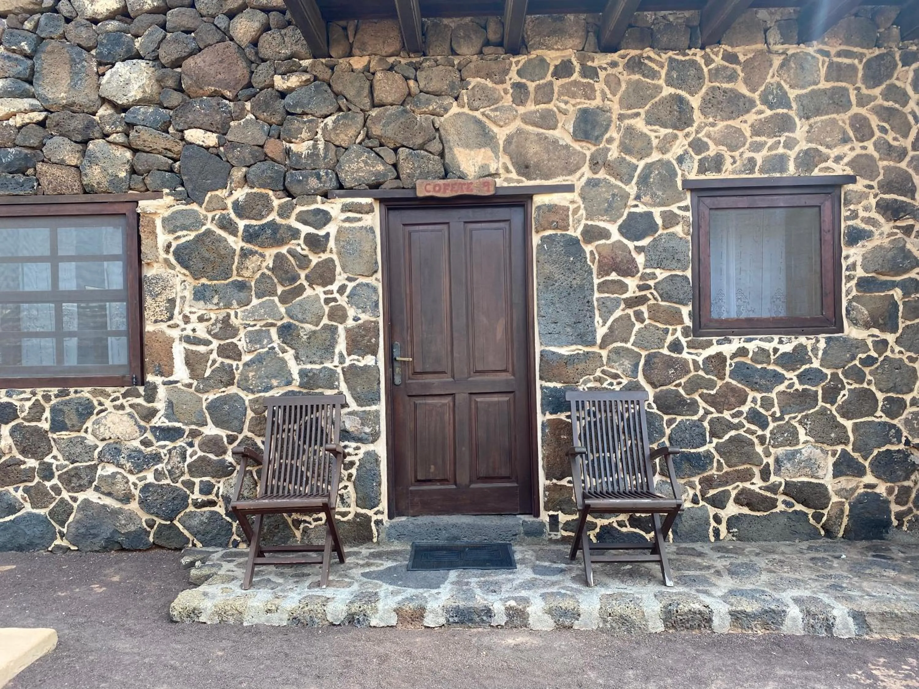 Property building in Hotel Rural Restaurante Mahoh