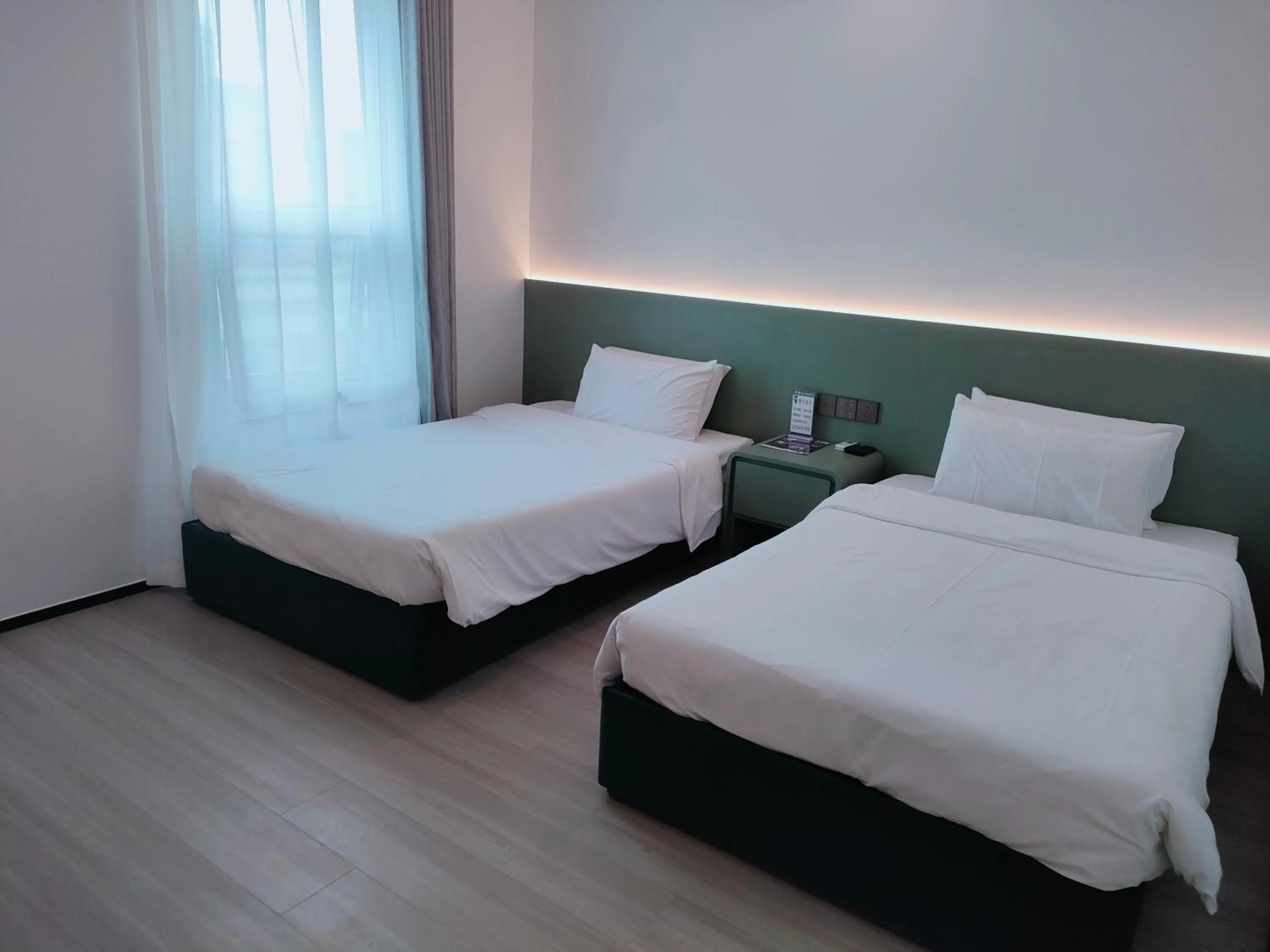Deluxe Twin Room in Shanghai Ange Hotel - Next to Longyang Road Subway Station, Near New Internatonal Expo Center