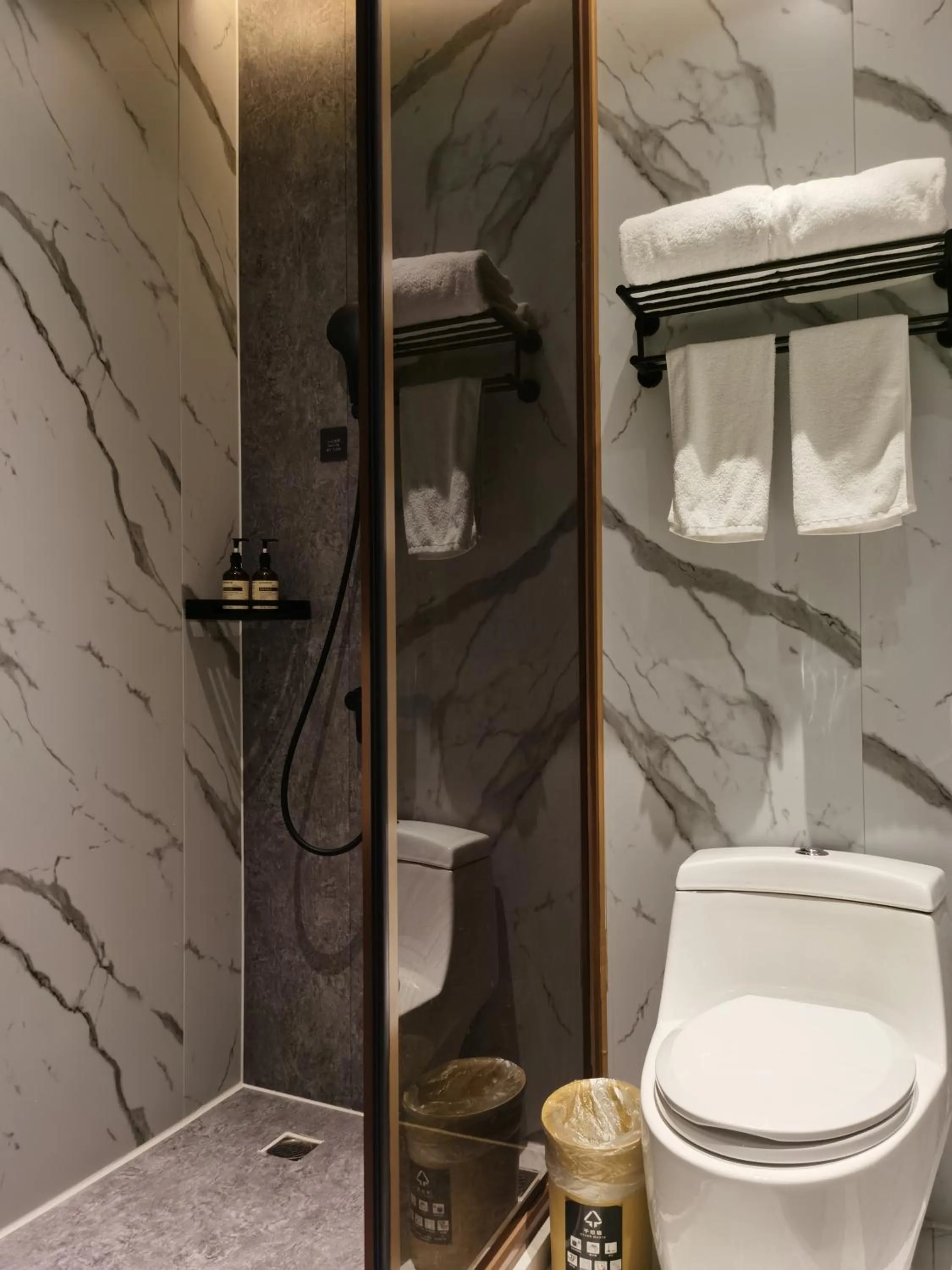 Shanghai Ange Hotel - Next to Longyang Road Subway Station, Near New Internatonal Expo Center