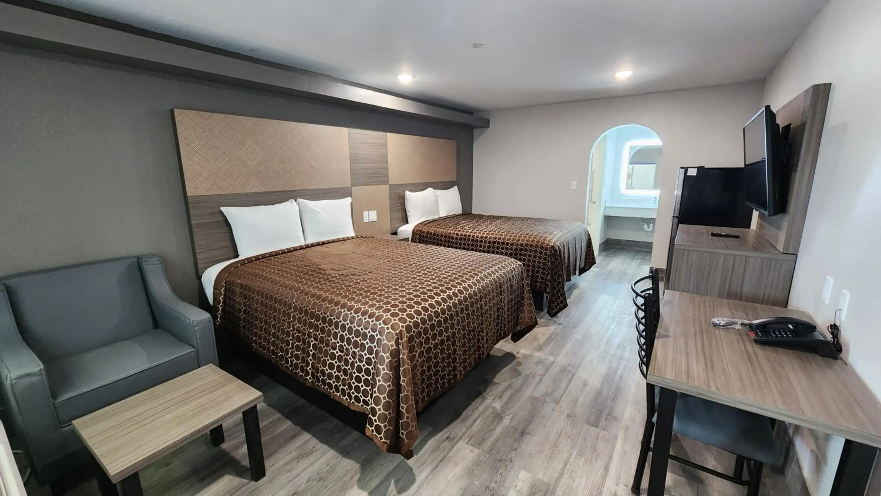 Queen Room with Two Queen Beds in Hotel Park Place Queen Room with Two Queen Beds in Hotel Park Place