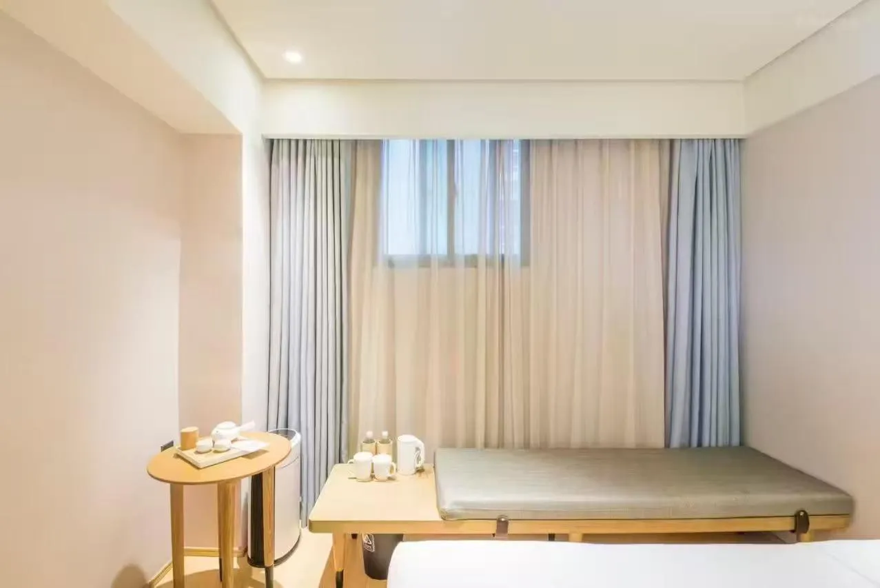 Bed in Ji Hotel Shanghai The Bund Shandong Middle Road