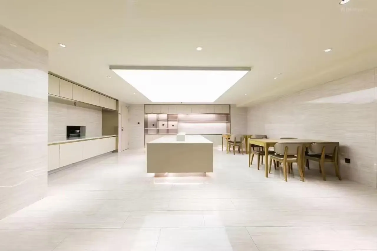 Restaurant/places to eat in Ji Hotel Shanghai The Bund Shandong Middle Road