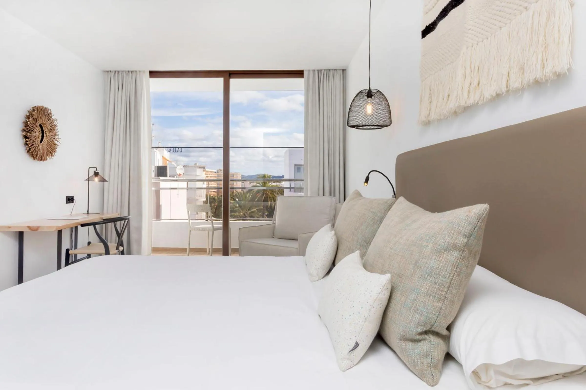 Balcony/Terrace, Bed in Hotel Sa Clau by Mambo