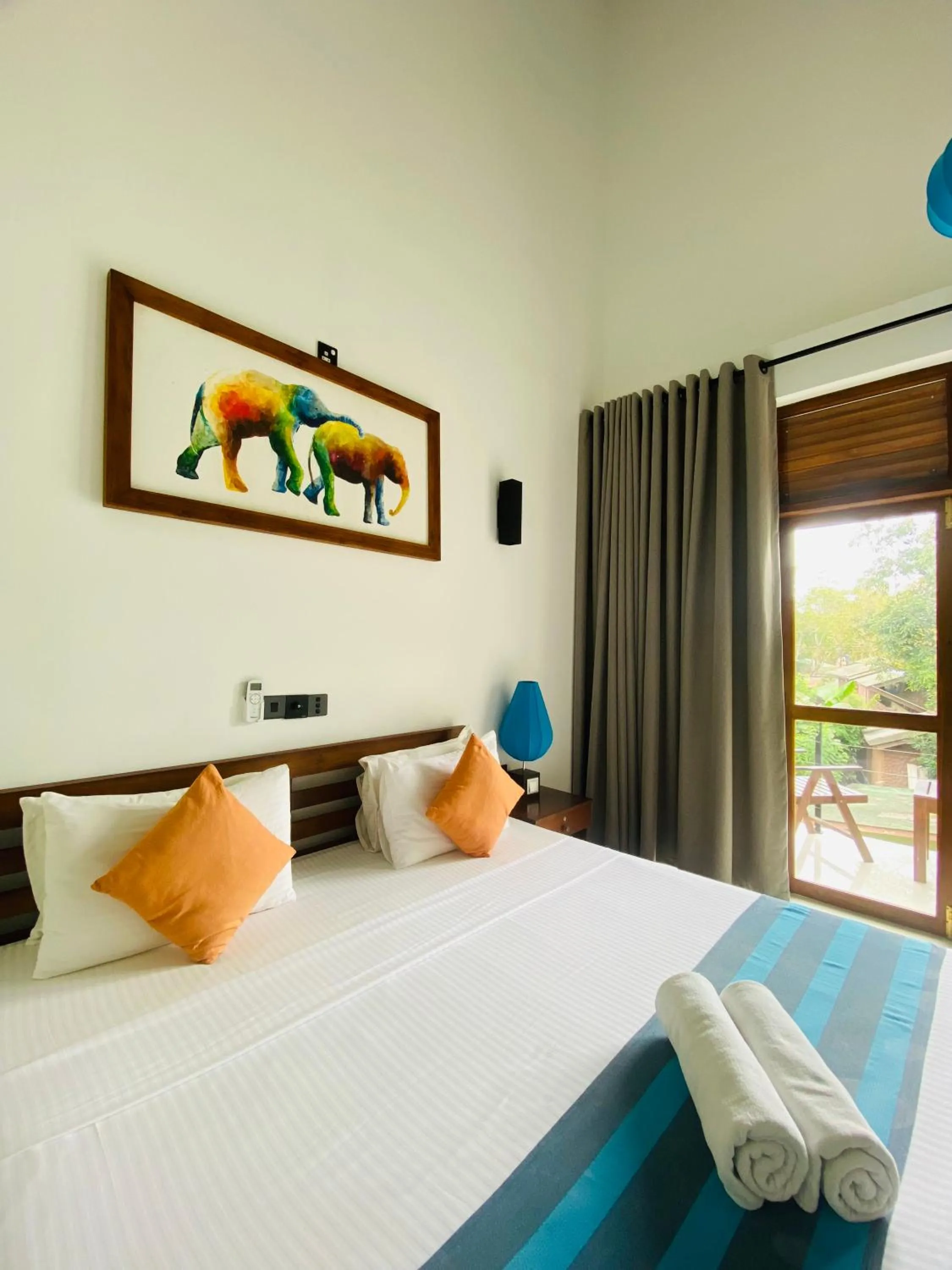 View (from property/room), Bed in Hotel Athgira