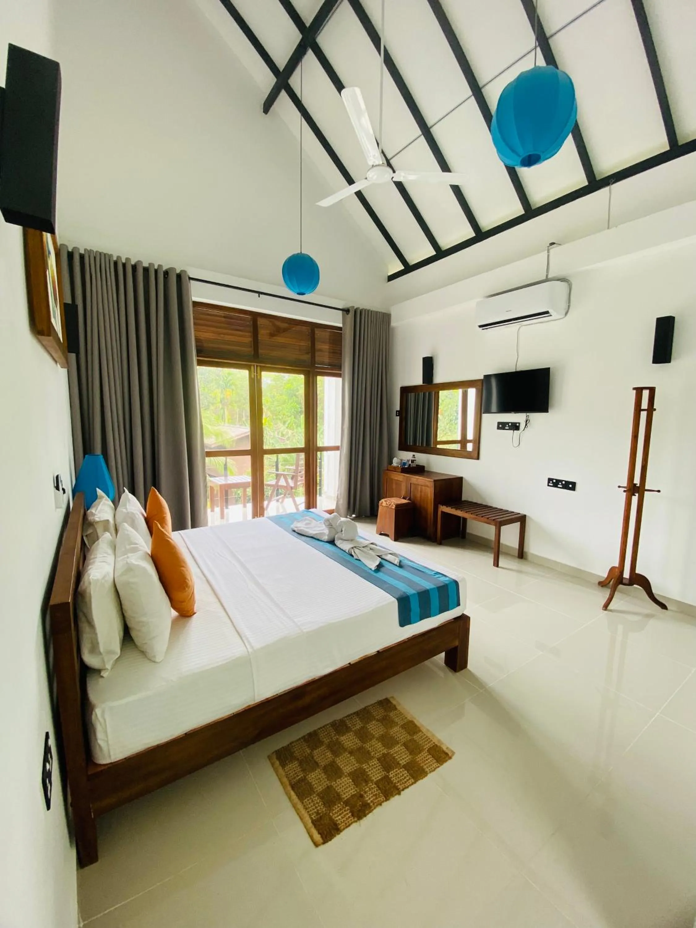 View (from property/room), Bed in Hotel Athgira