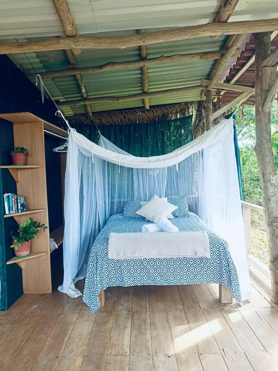 Bed in El Cerrito