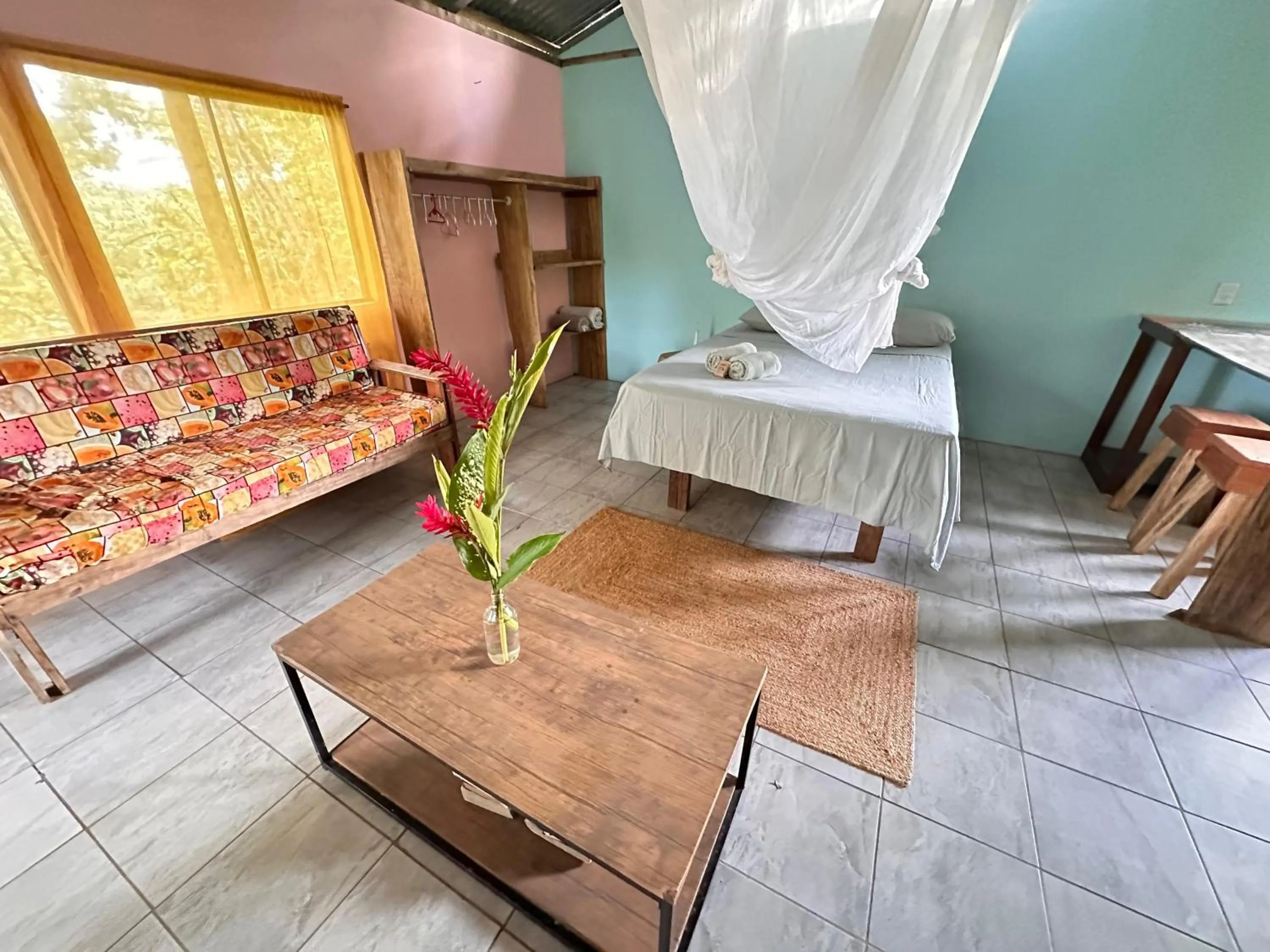 Living room, Bed in El Cerrito