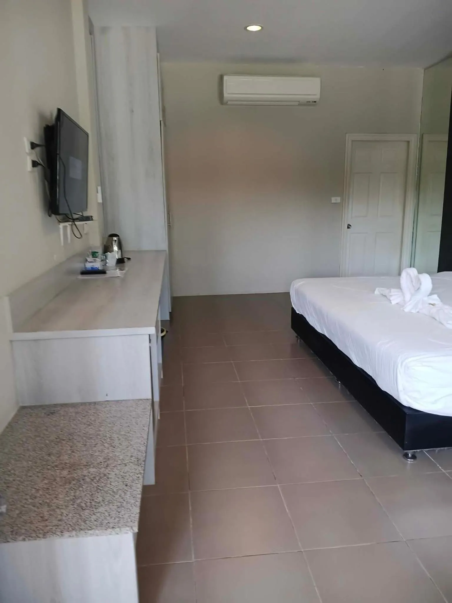 Photo of the whole room, Bed in Blue Horizon