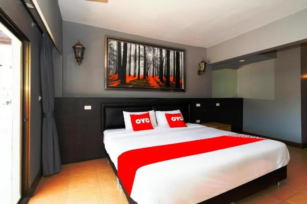 Photo of the whole room, Bed in Blue Horizon