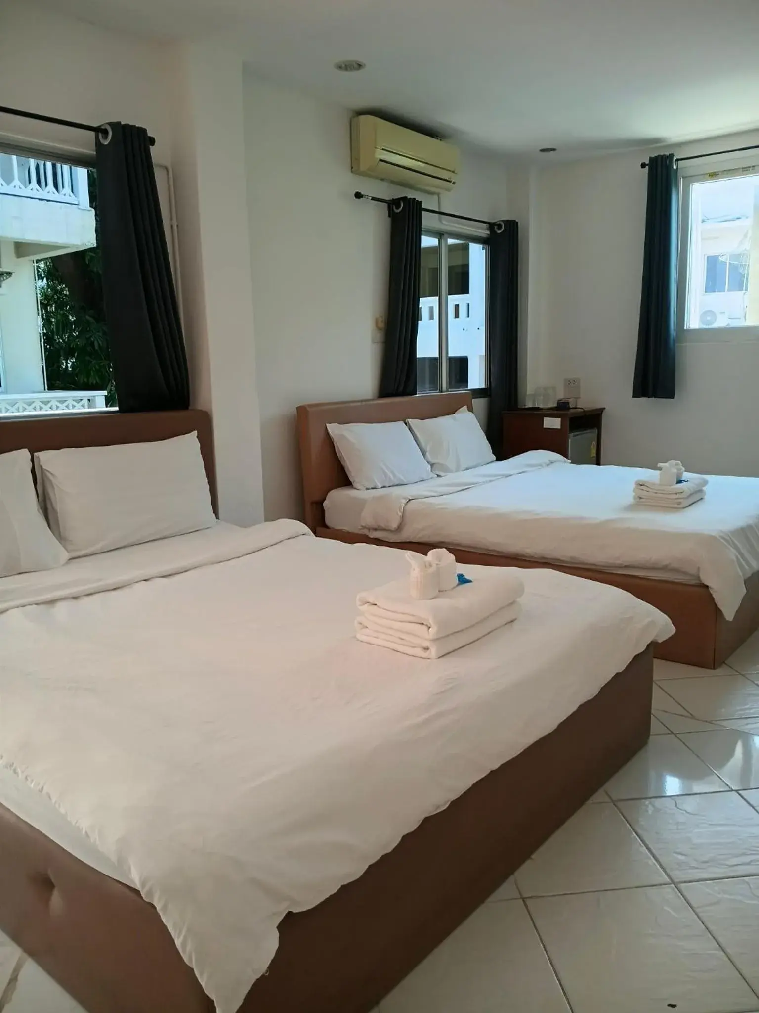 Budget Twin Room in Blue Horizon Budget Twin Room in Blue Horizon