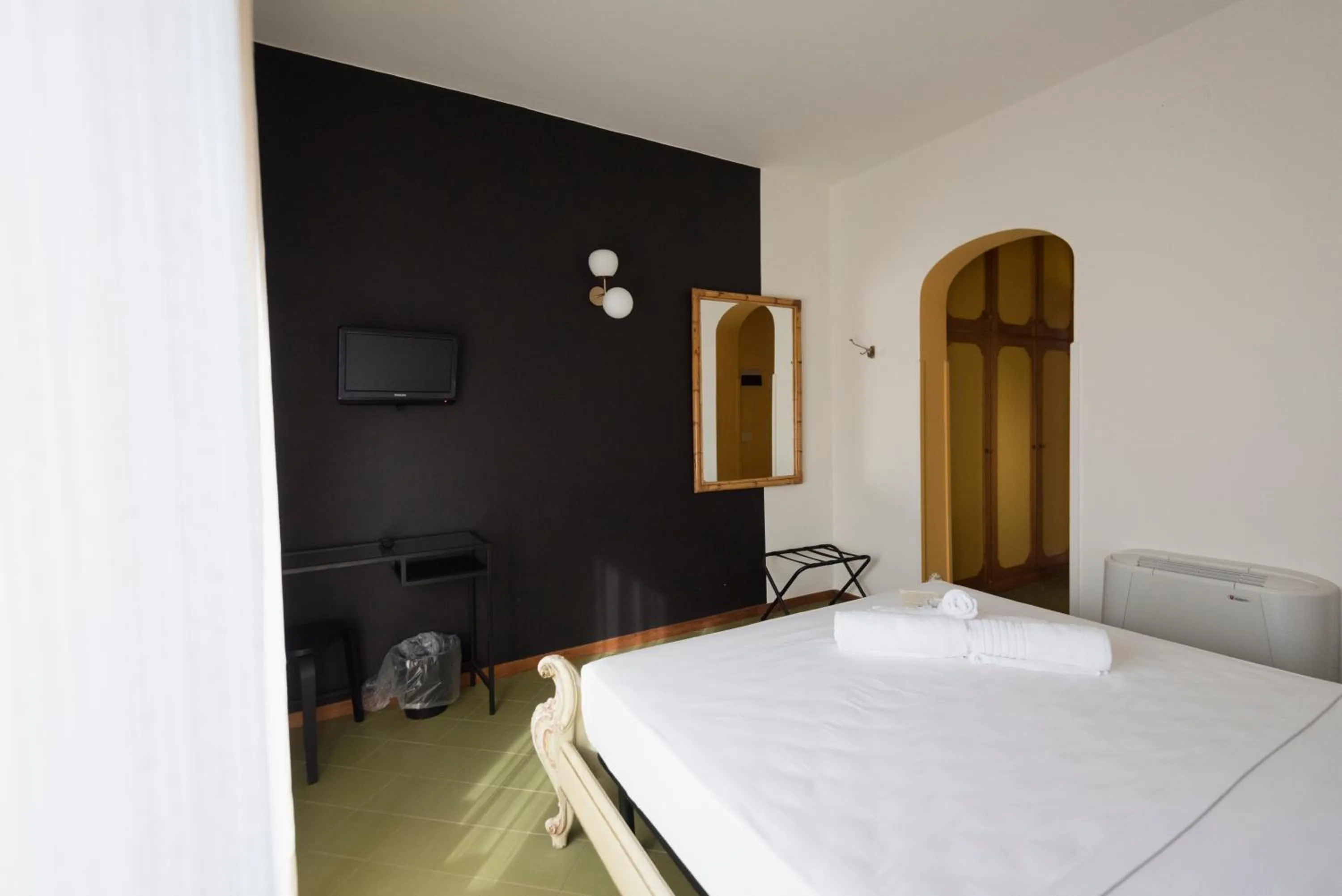 Bedroom in Mami Sabaudia Hotel