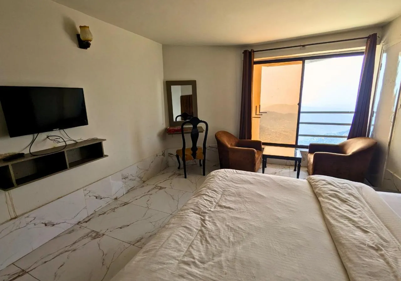 TV and multimedia, Bed in Grand Heights Hotel