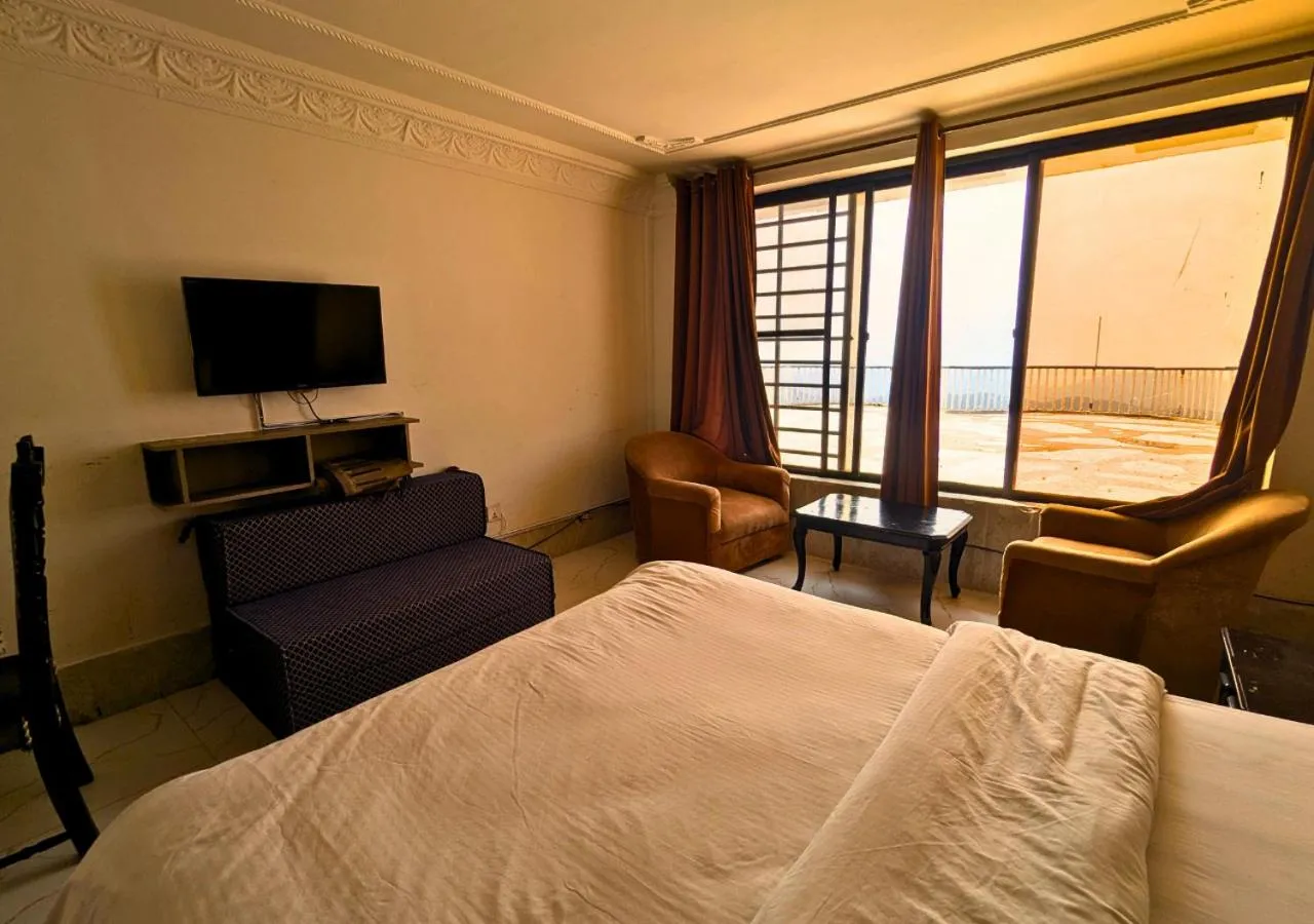 TV and multimedia, Bed in Grand Heights Hotel