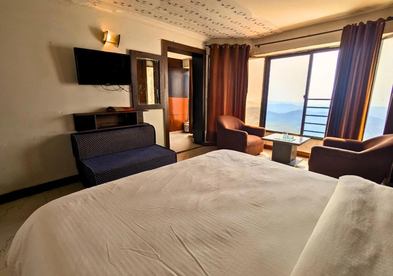 TV and multimedia, Bed in Grand Heights Hotel